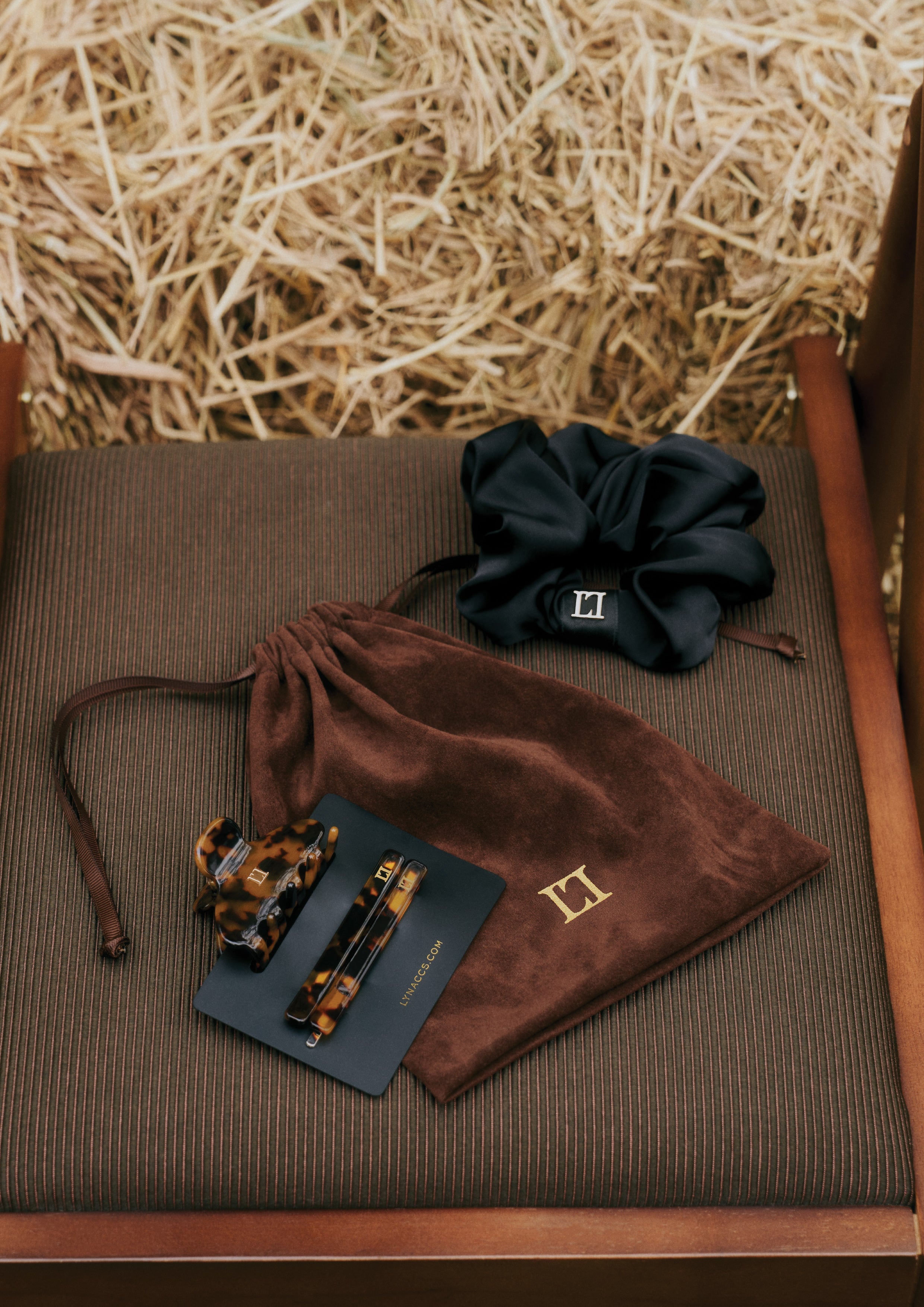 🎁 Hair Accessories Set (100% off)