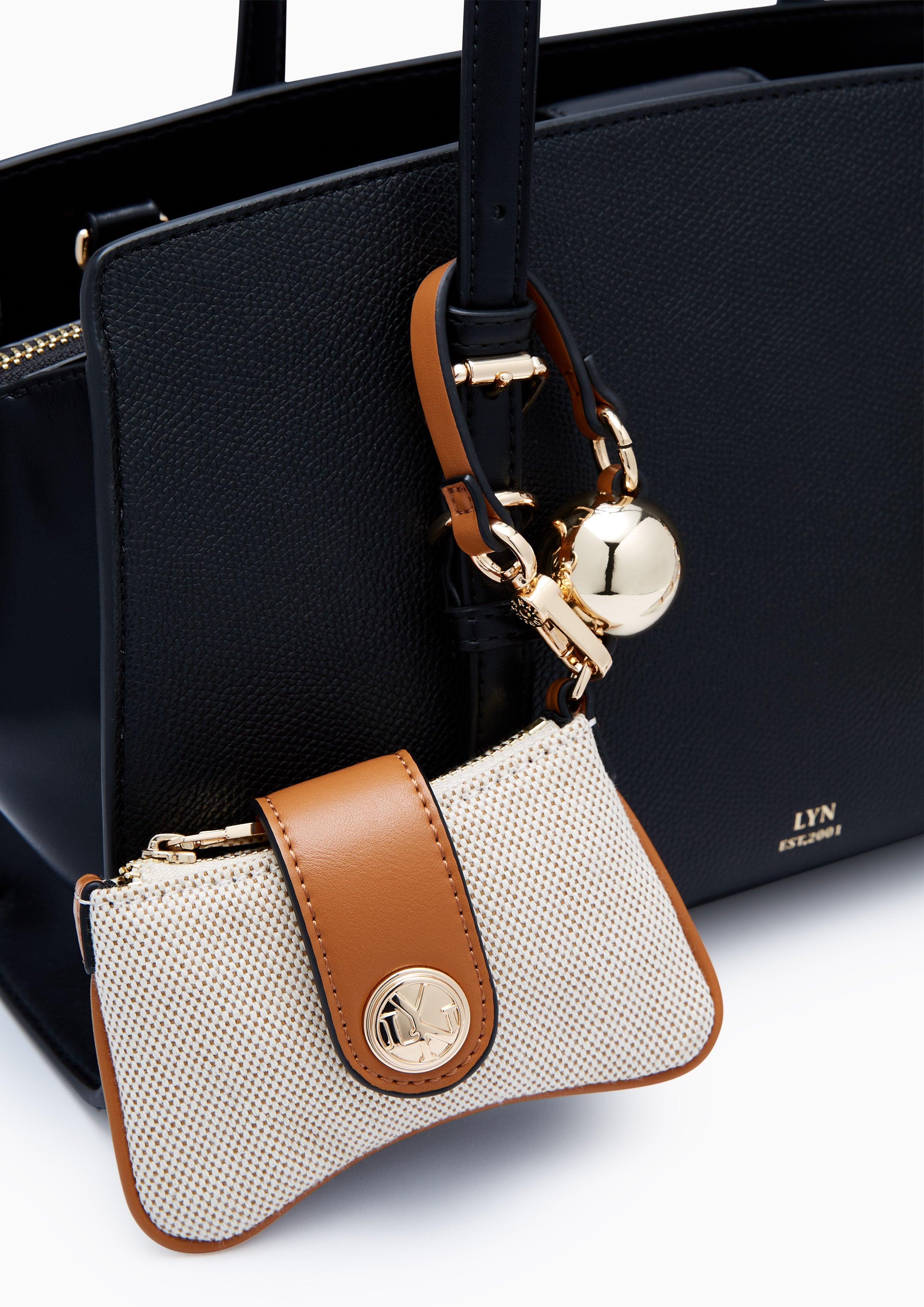 Montae L Handle Bag Black