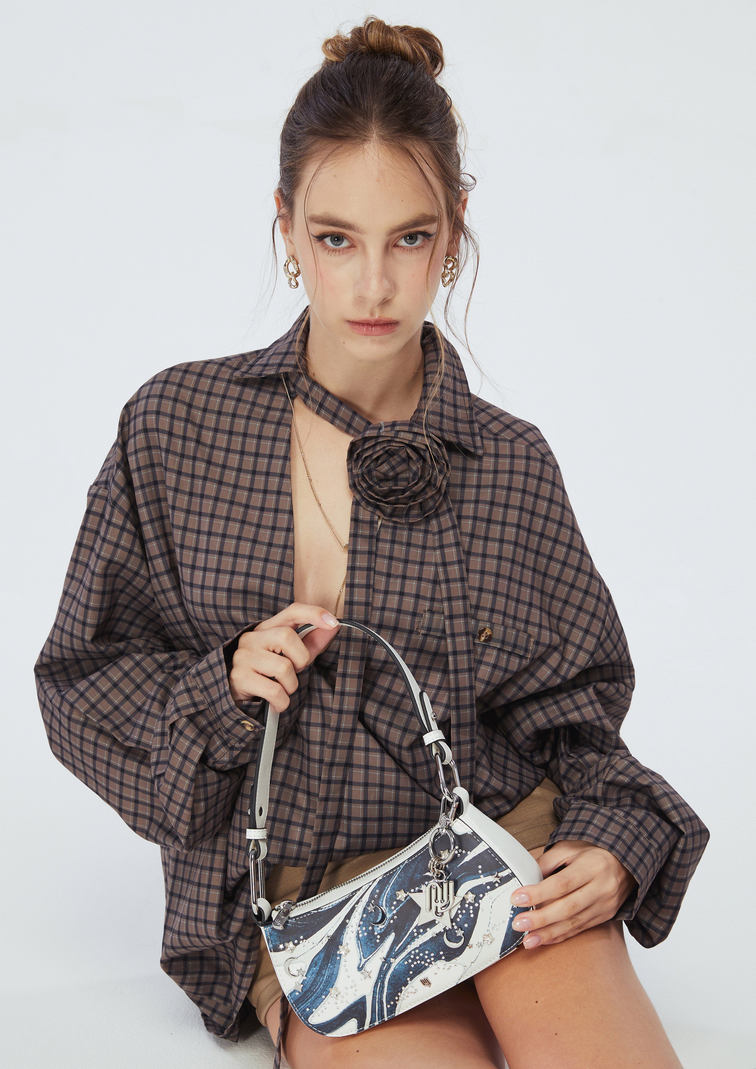 กระเป๋าสะพายไหล่ทรงโฮโบ Stellar Infinite