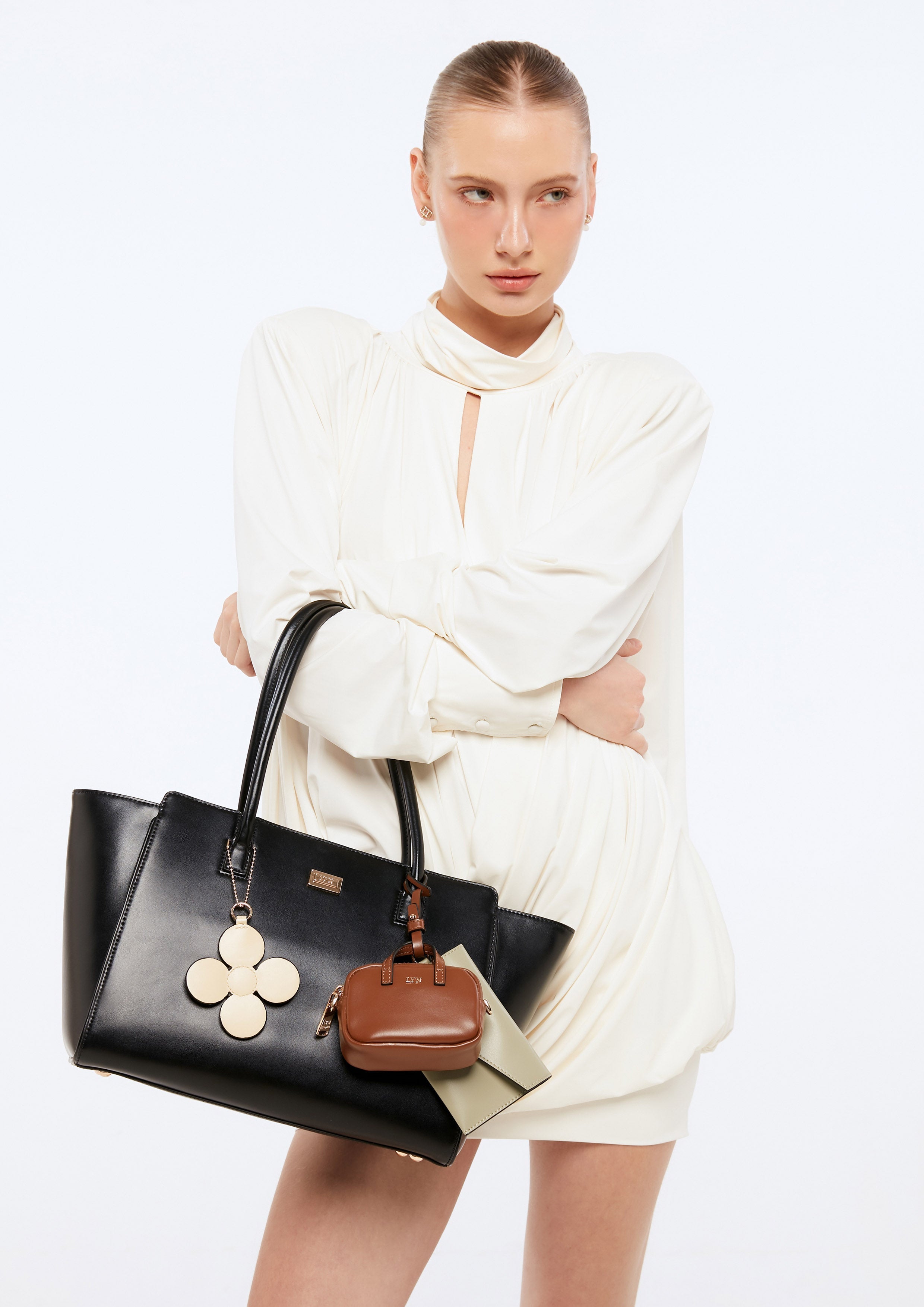 กระเป๋าโท้ท Danielle XL