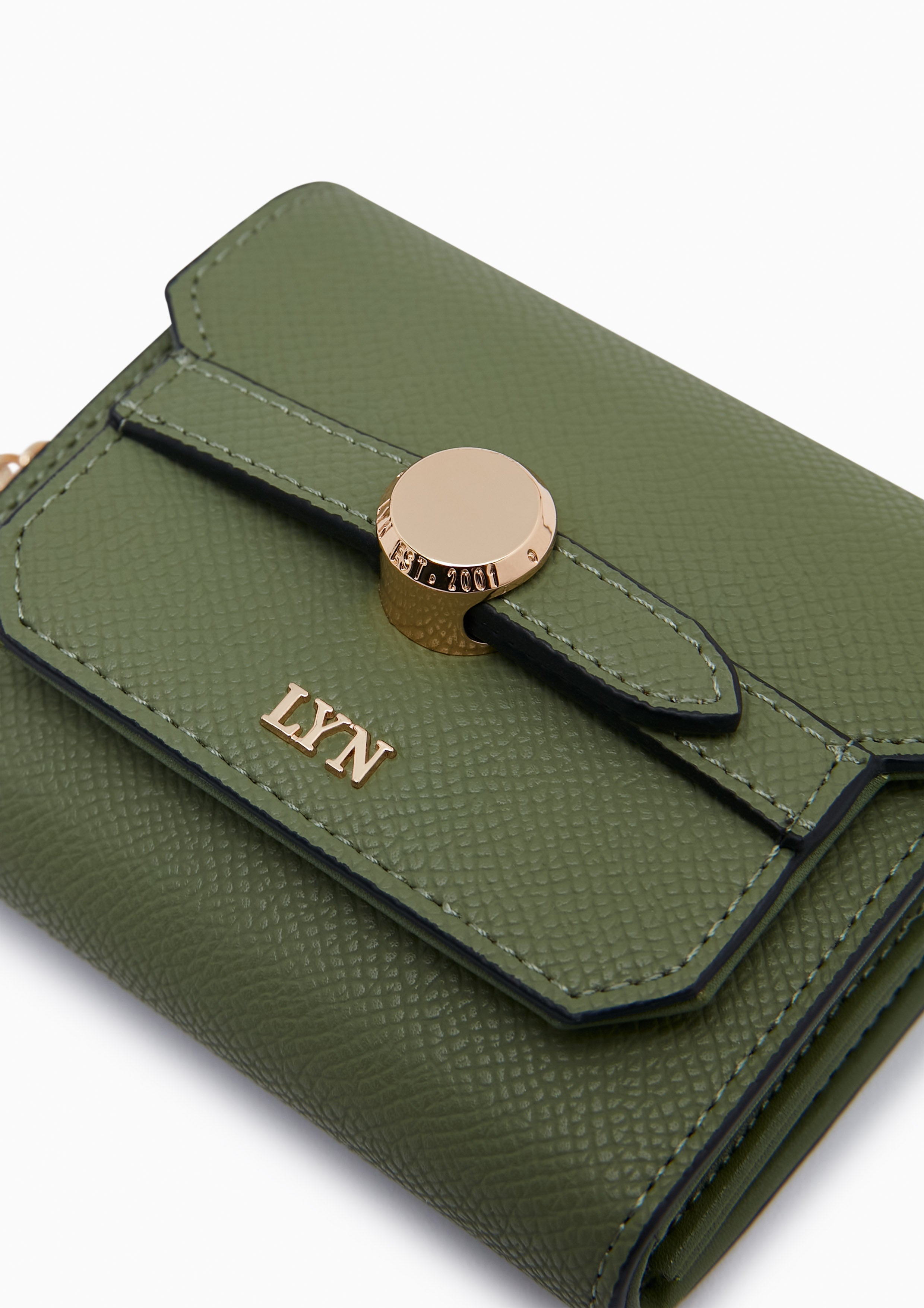 Andera Short Wallet on Chain Green