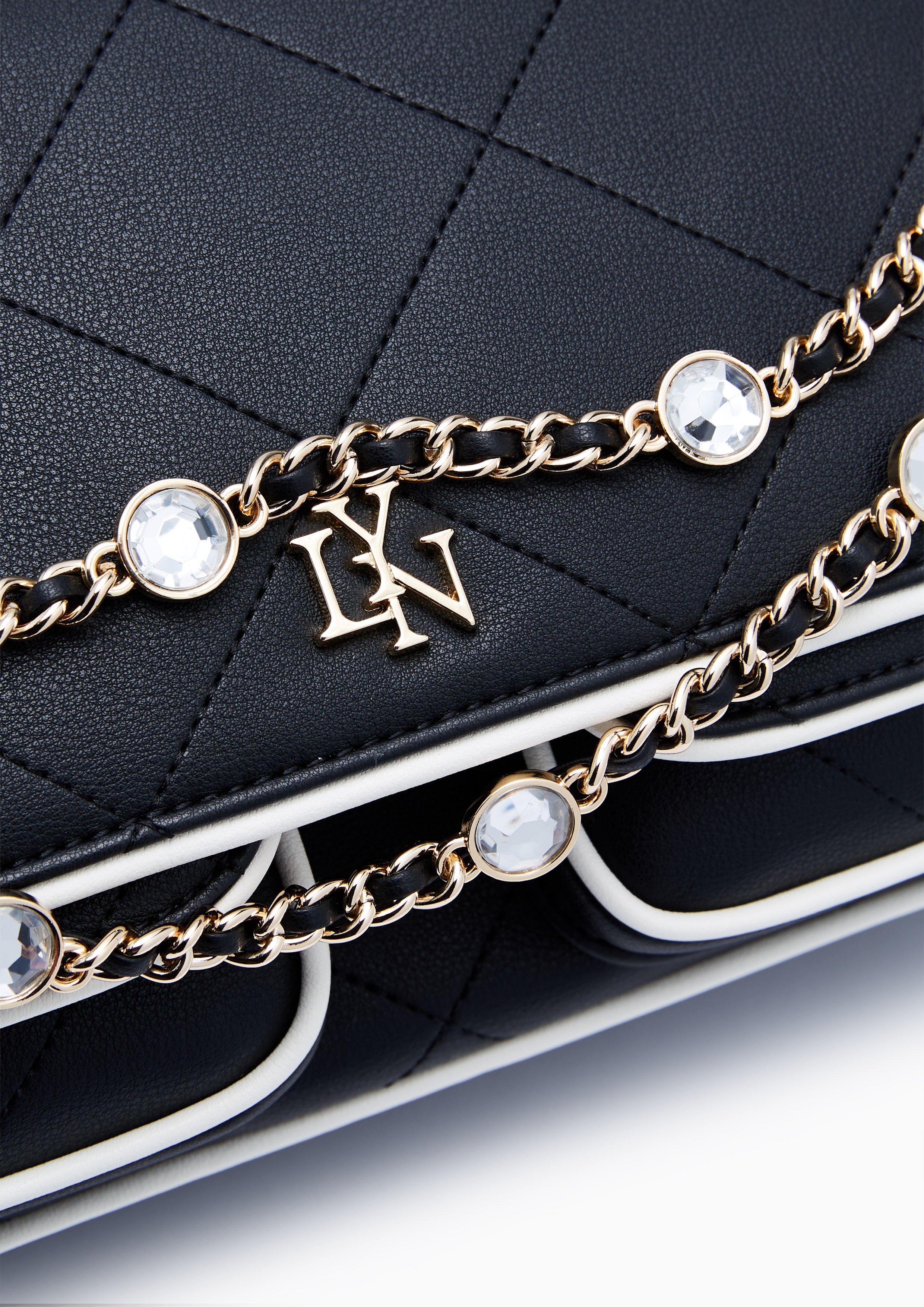 กระเป๋าสะพายข้าง Berri