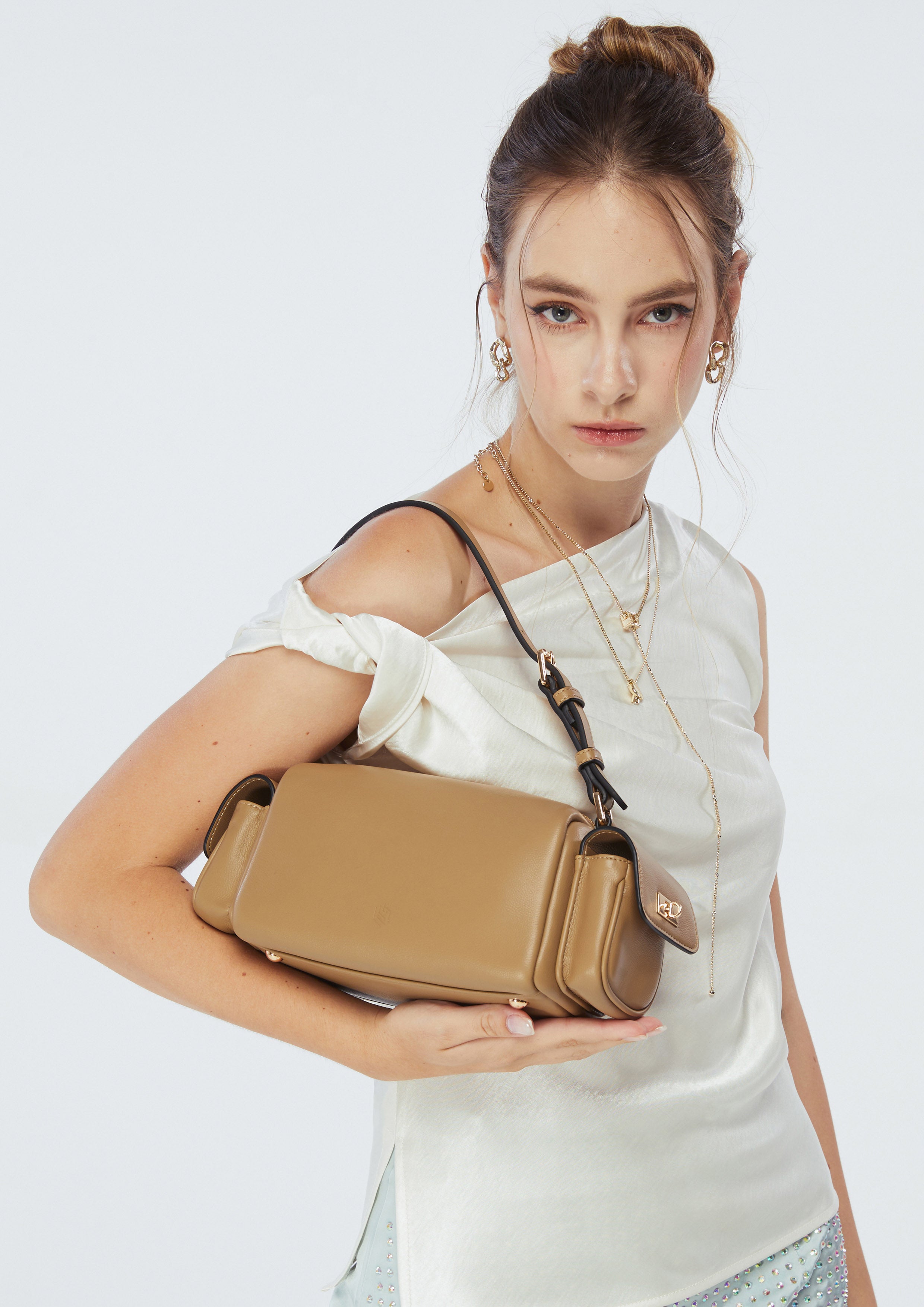 Brent Shoulder Bag Taupe