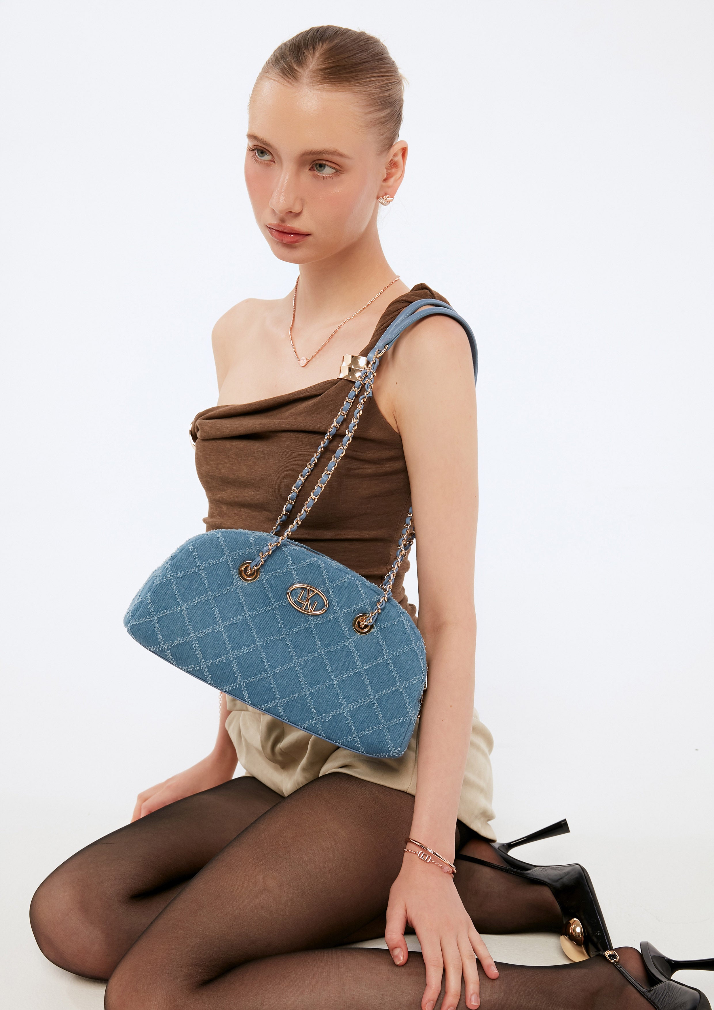 กระเป๋าสะพายไหล่ Rafina M