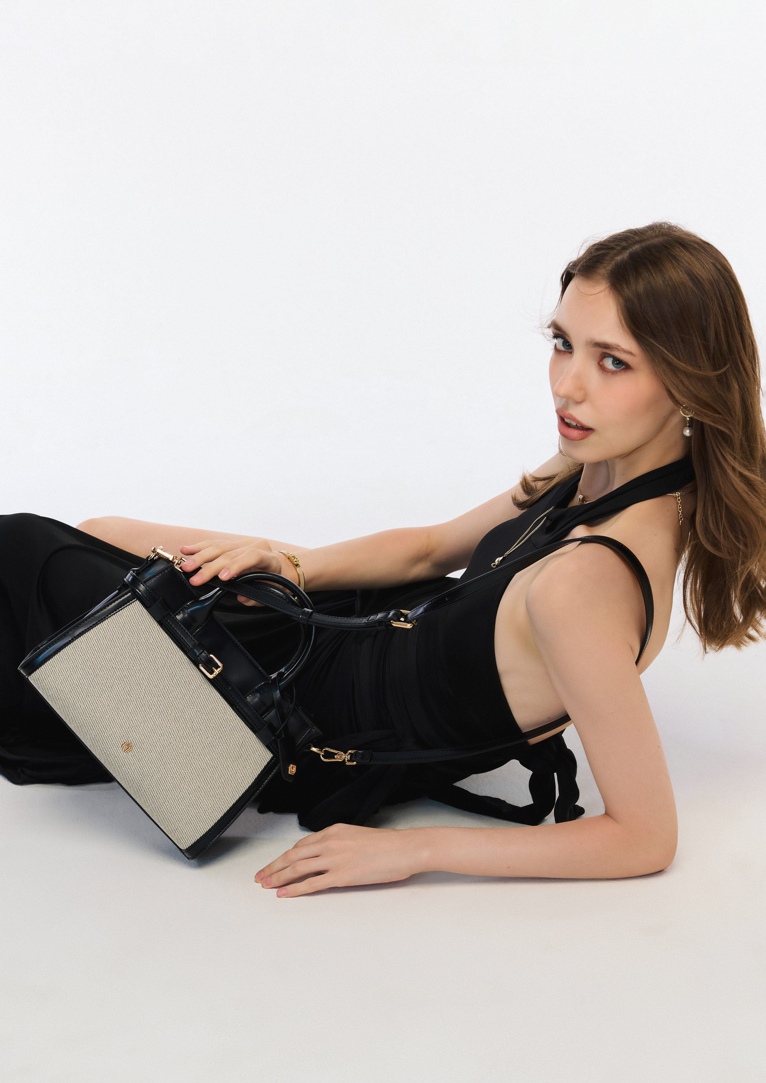 กระเป๋าถือ GEM M