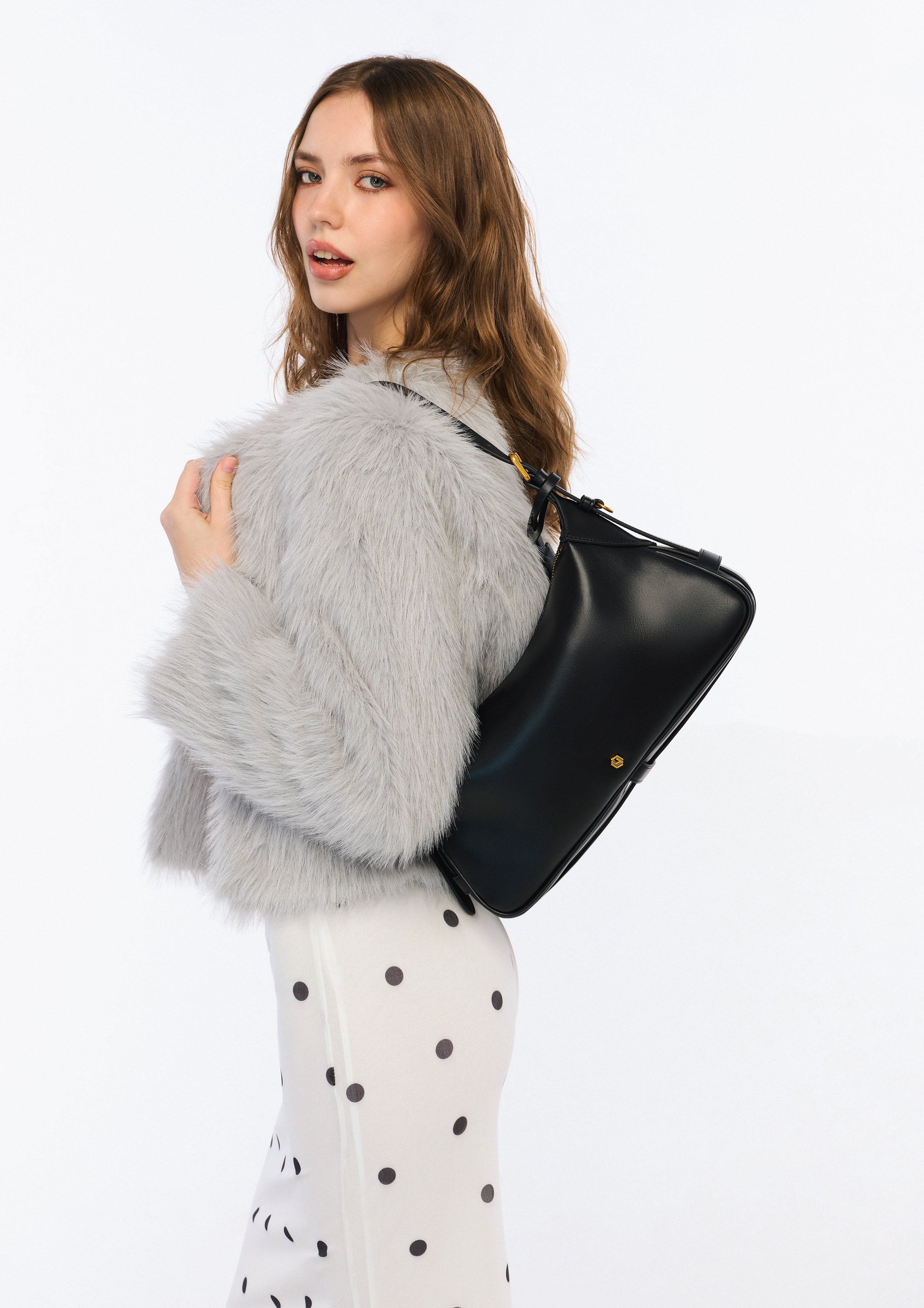 Gem M Shoulder Bag Black