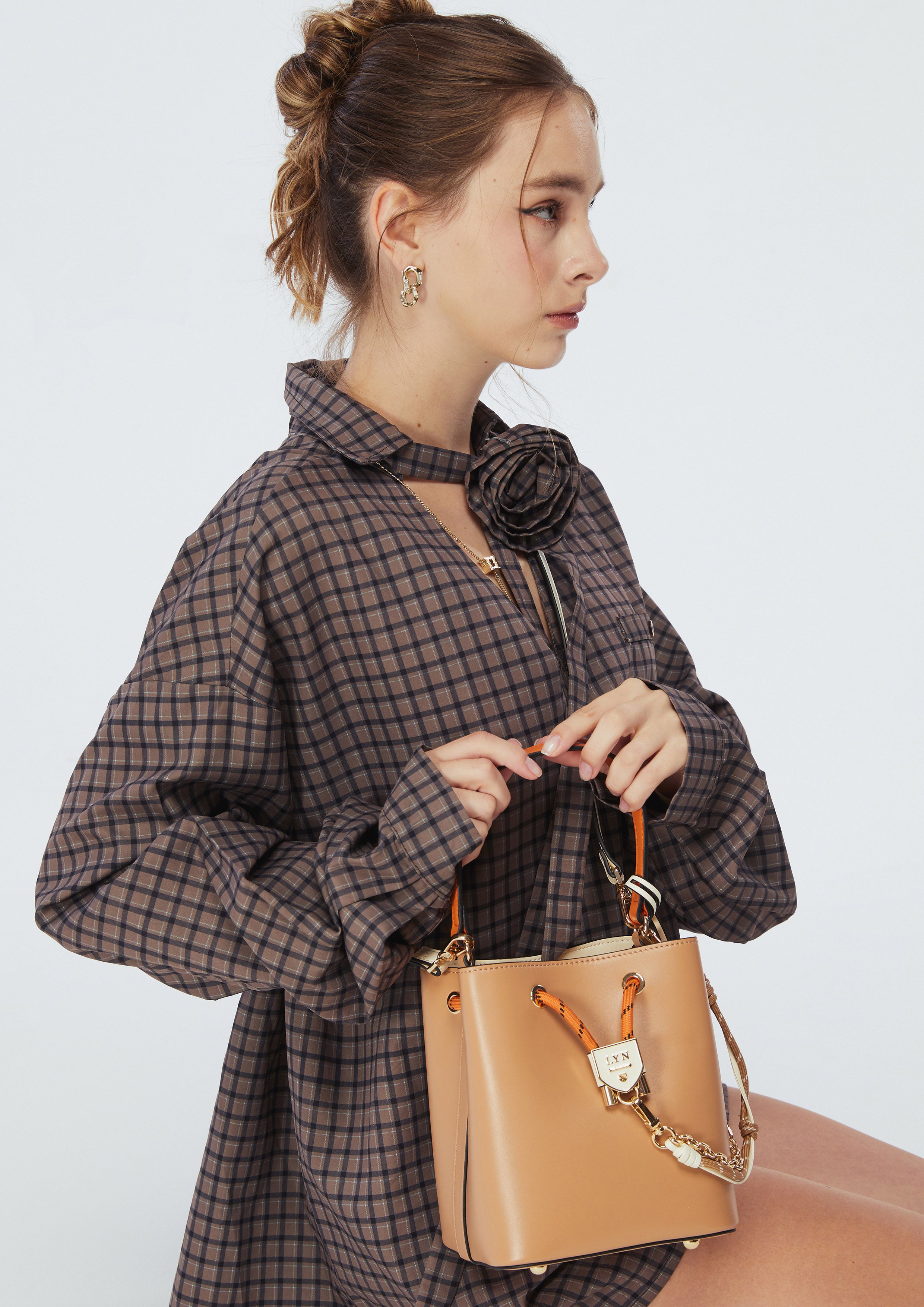 Re-Edit Explore Carina S Bucket Bag Beige