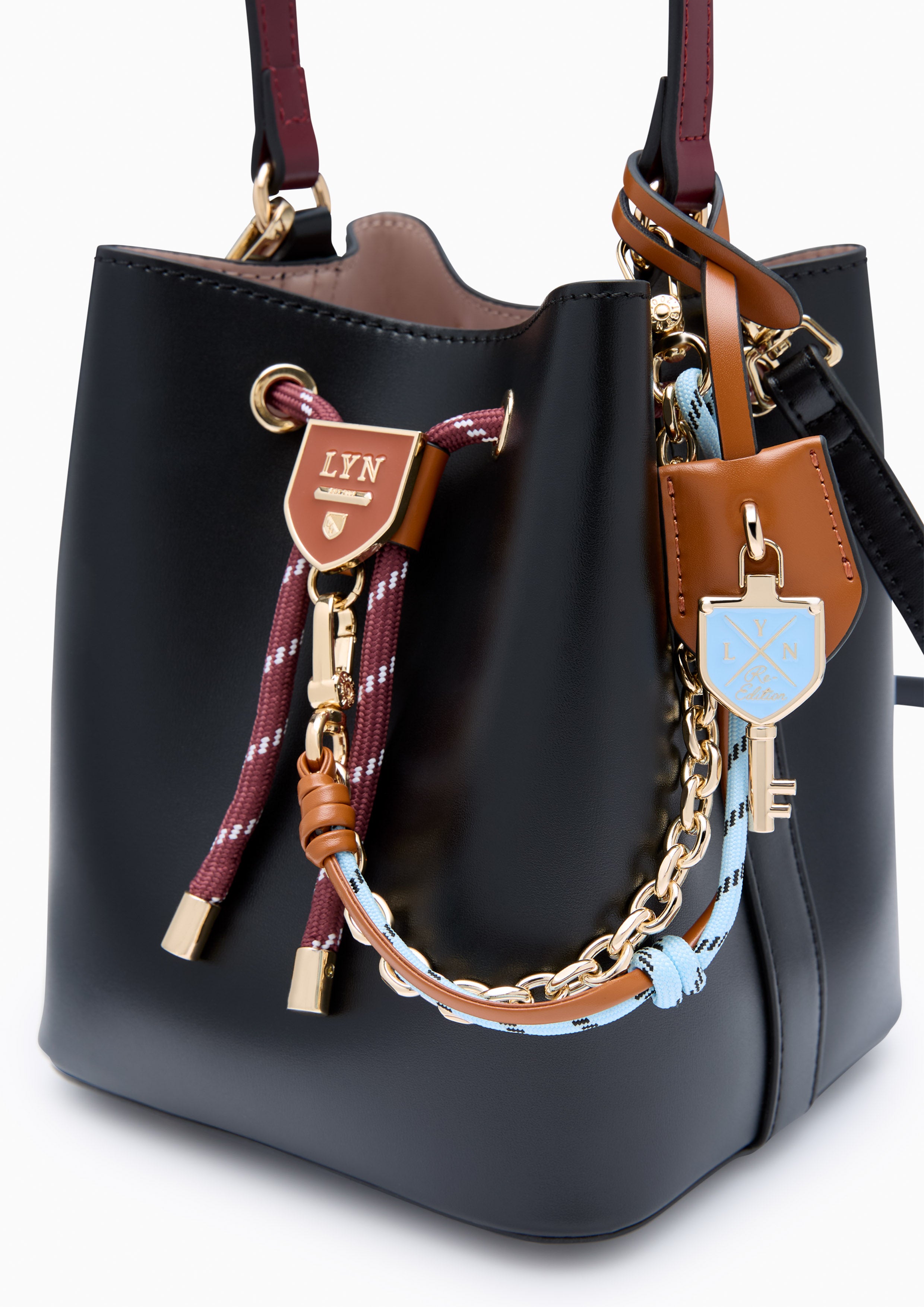 Re-Edit Explore Carina S Bucket Bag Black