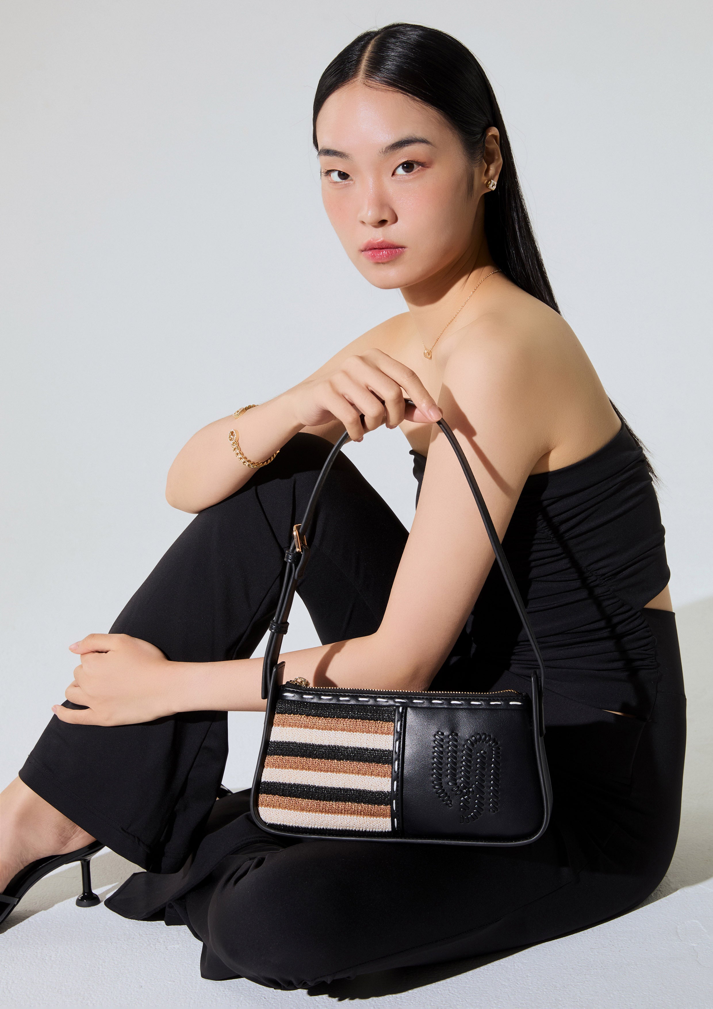 Palma Infinite S Shoulder Bag Black