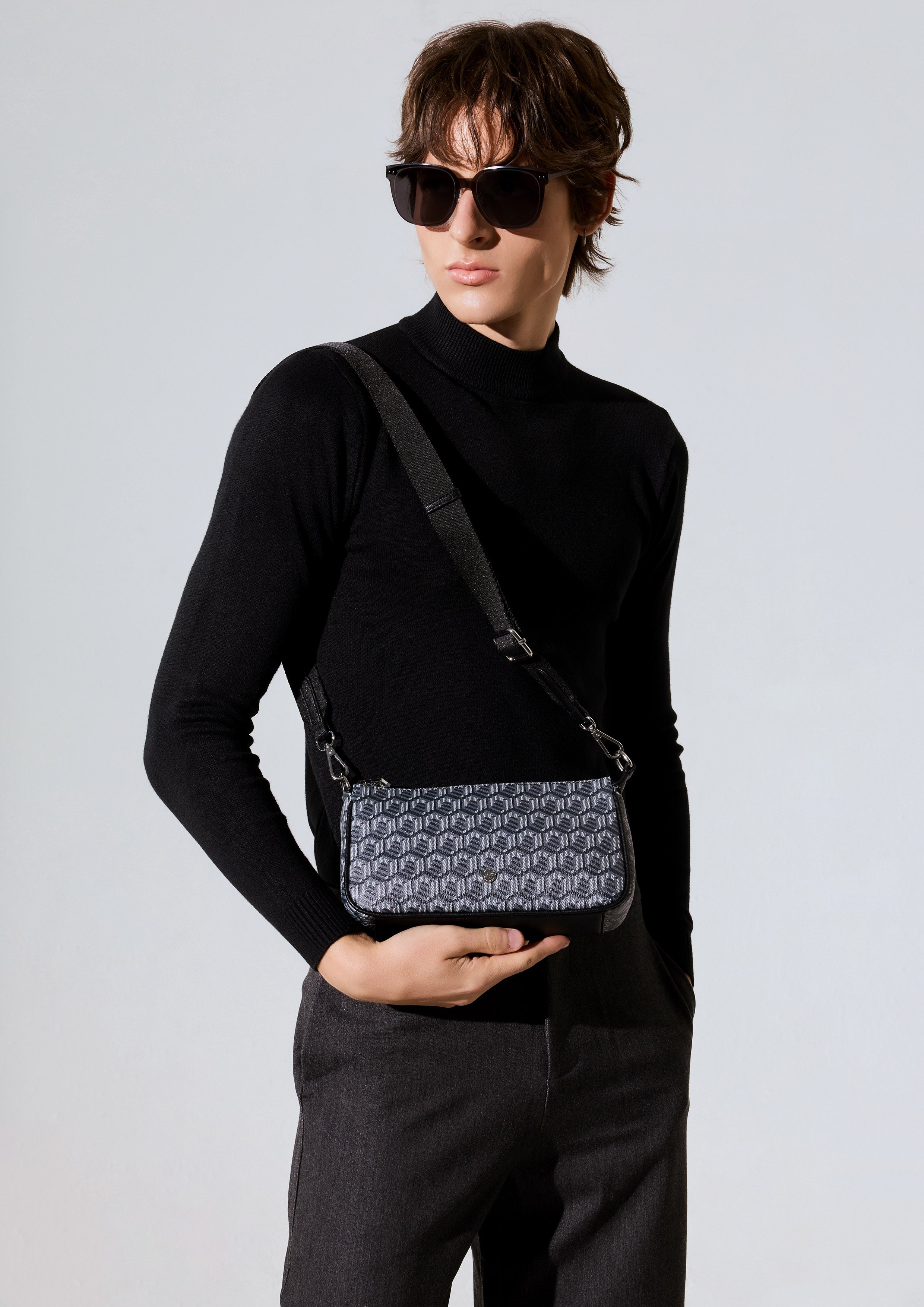 Zoll Infinite Zip Pouch Crossbody Bag Black