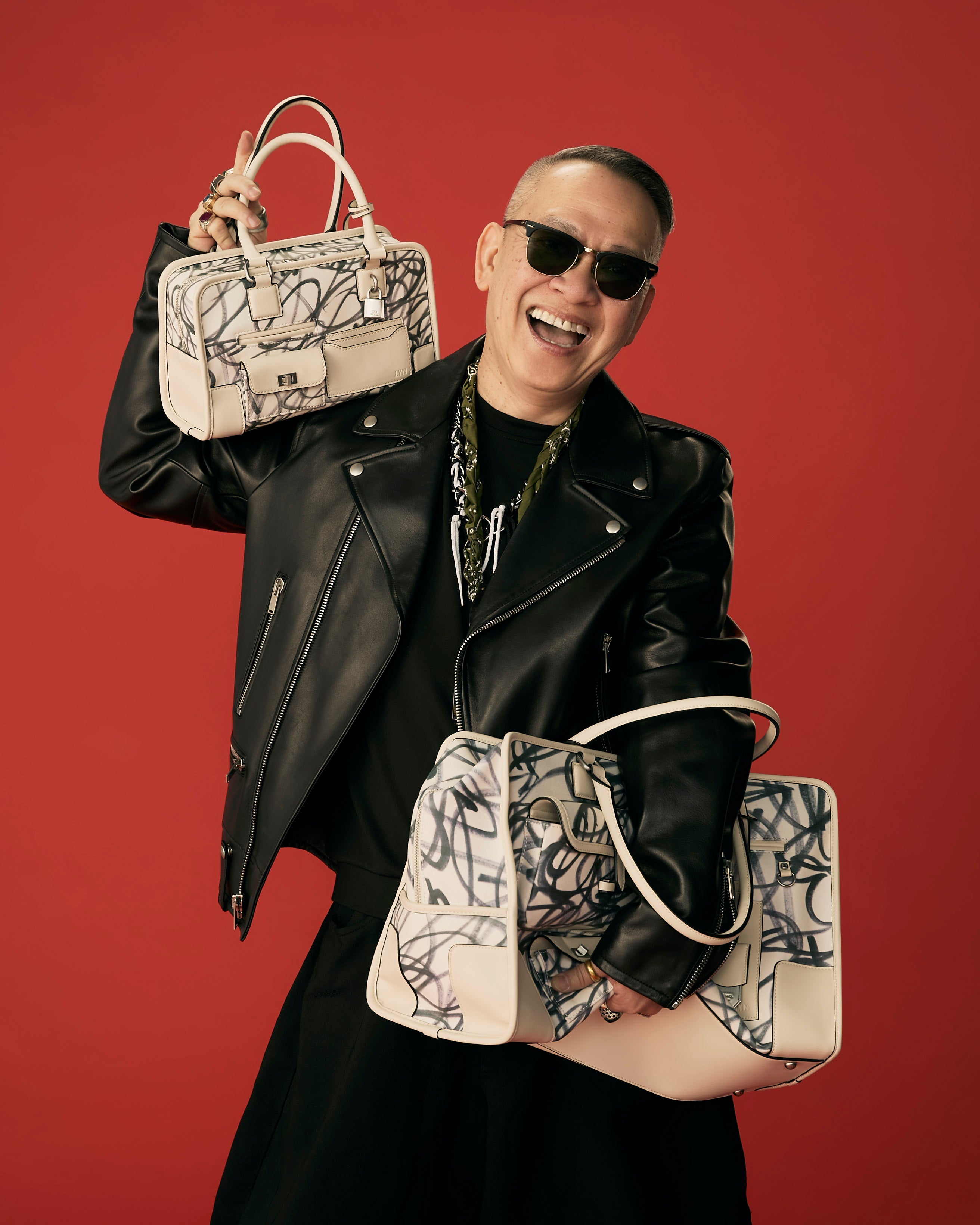 Signature Tue Love S Bag Ivory