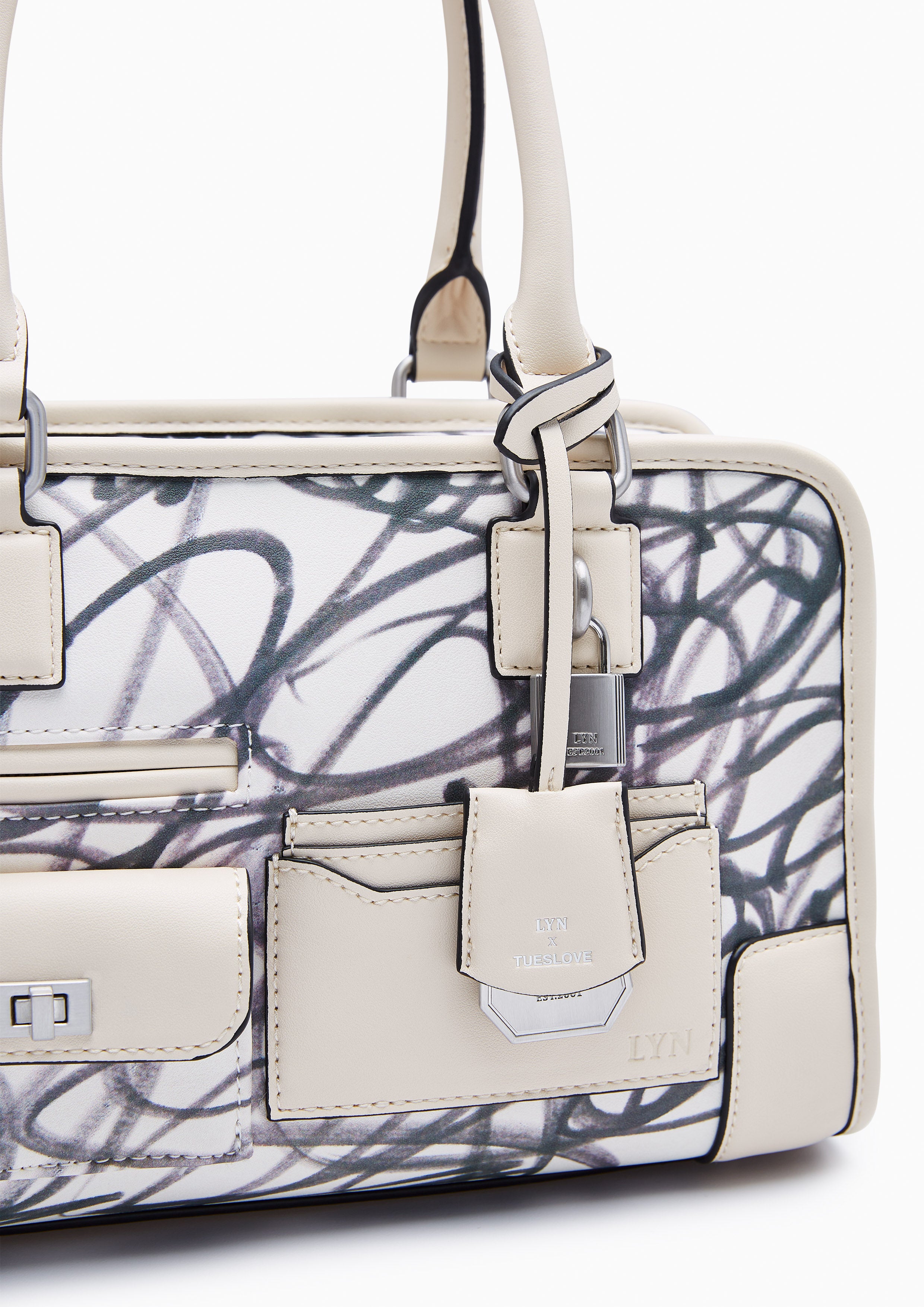 Signature Tue Love S Bag Ivory