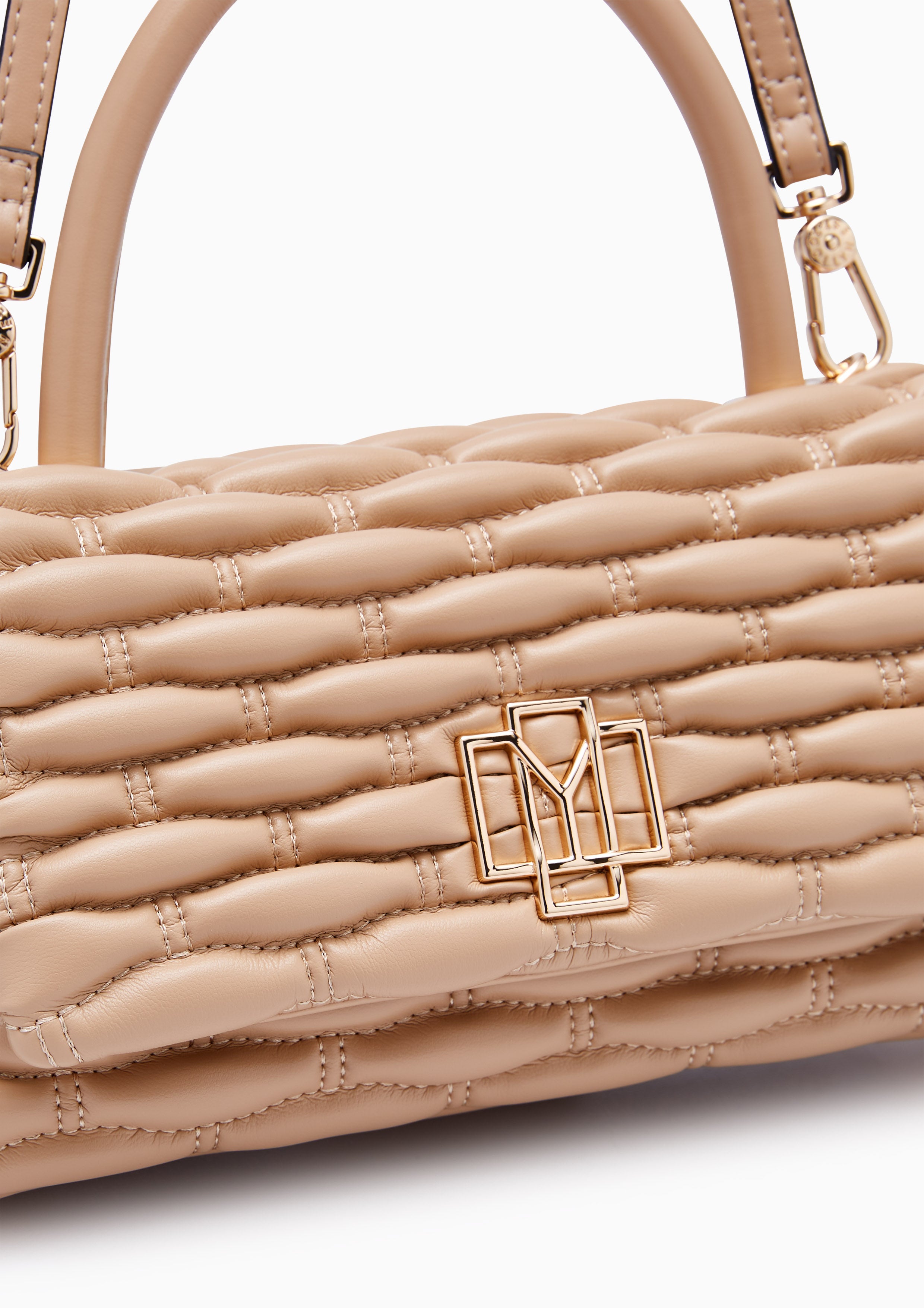 กระเป๋าถือ Berlyn Quilt