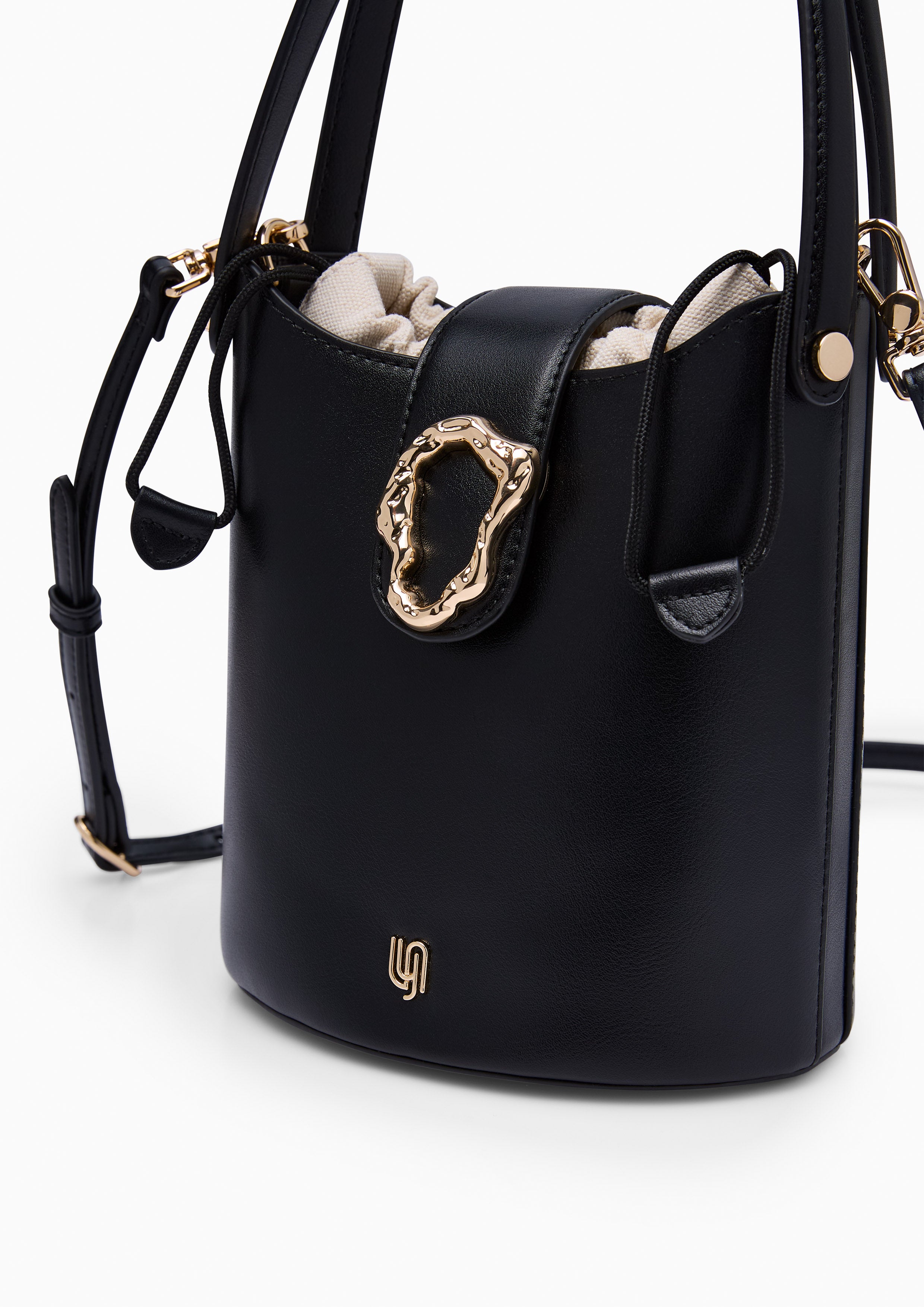 Vary Infinite Bucket Bag Black