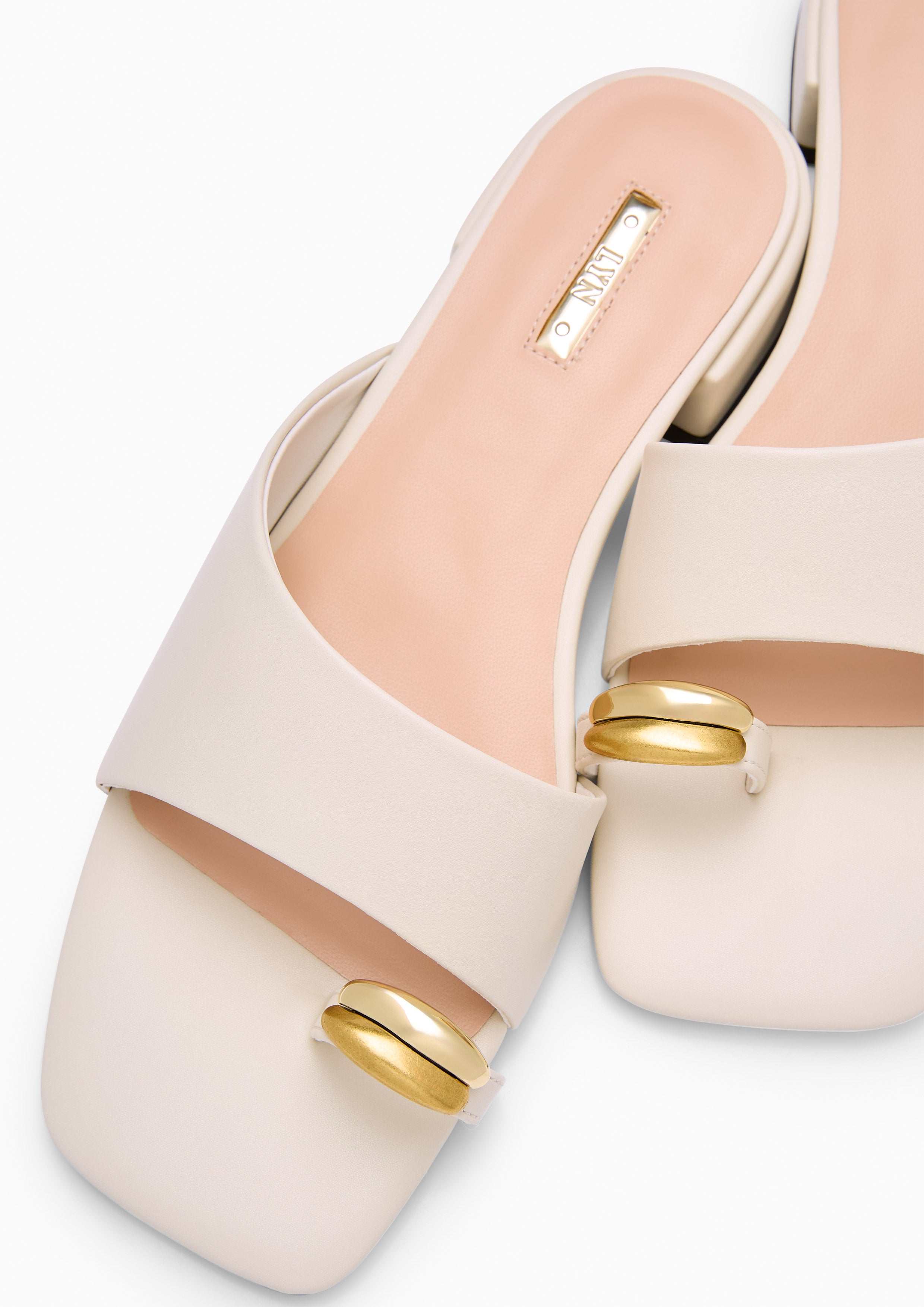 Emma Sandals Ivory