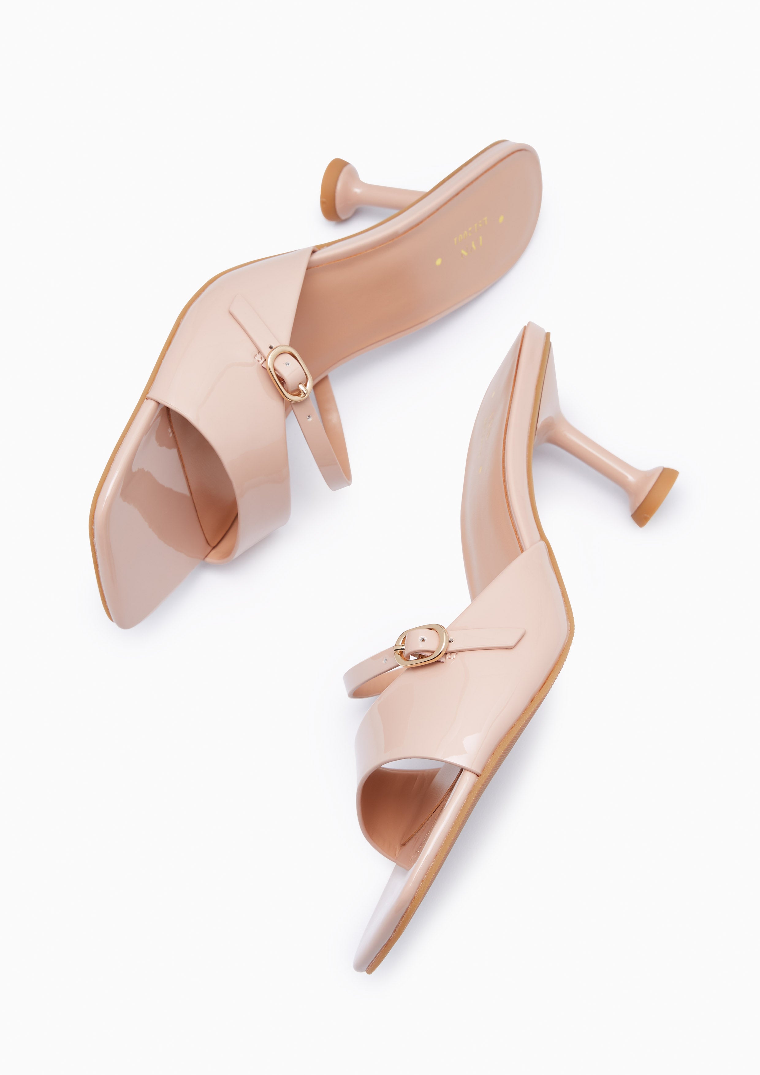 รองเท้าส้นสูง Celeb