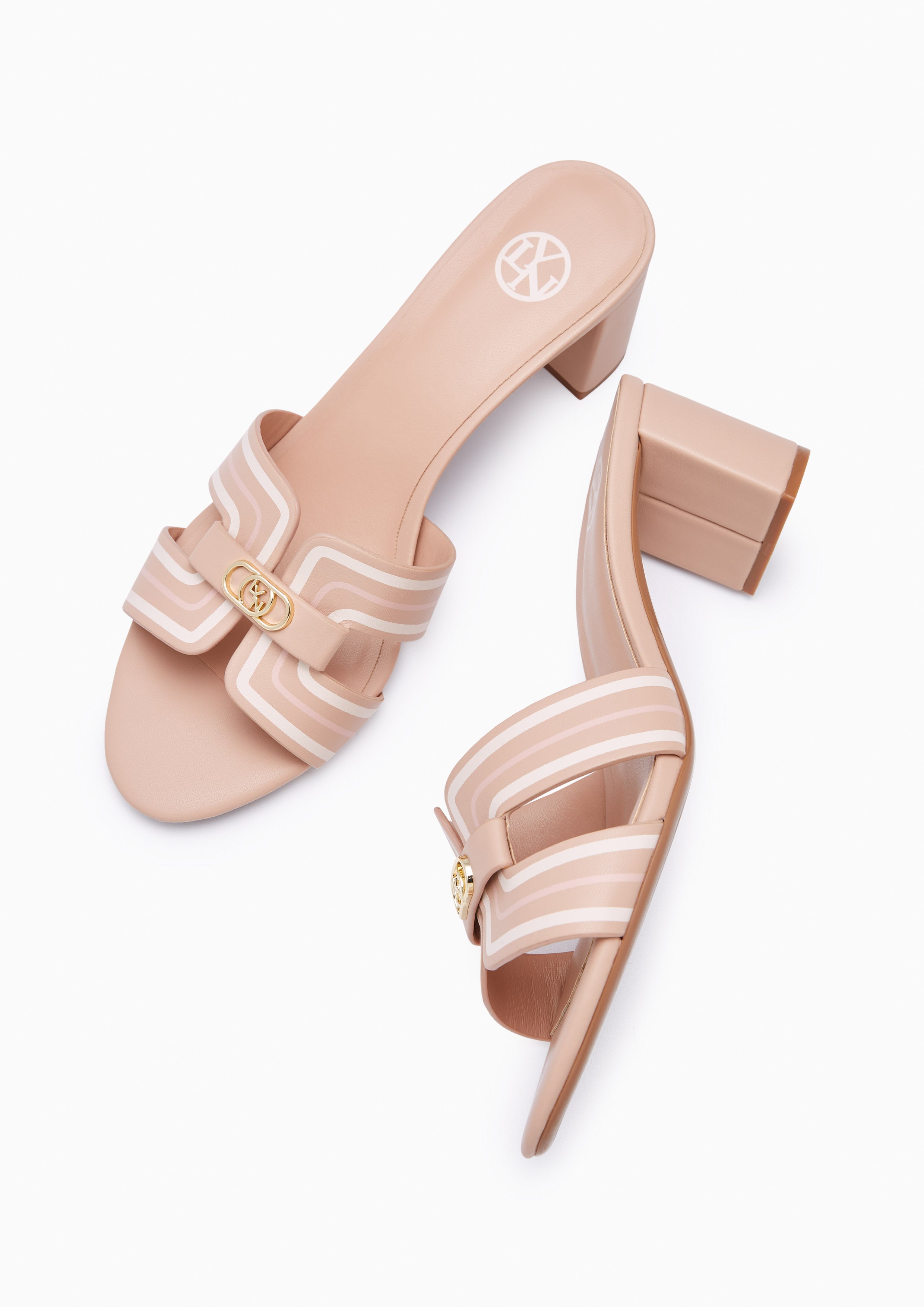 รองเท้าส้นกลาง Hey Mid Stripe