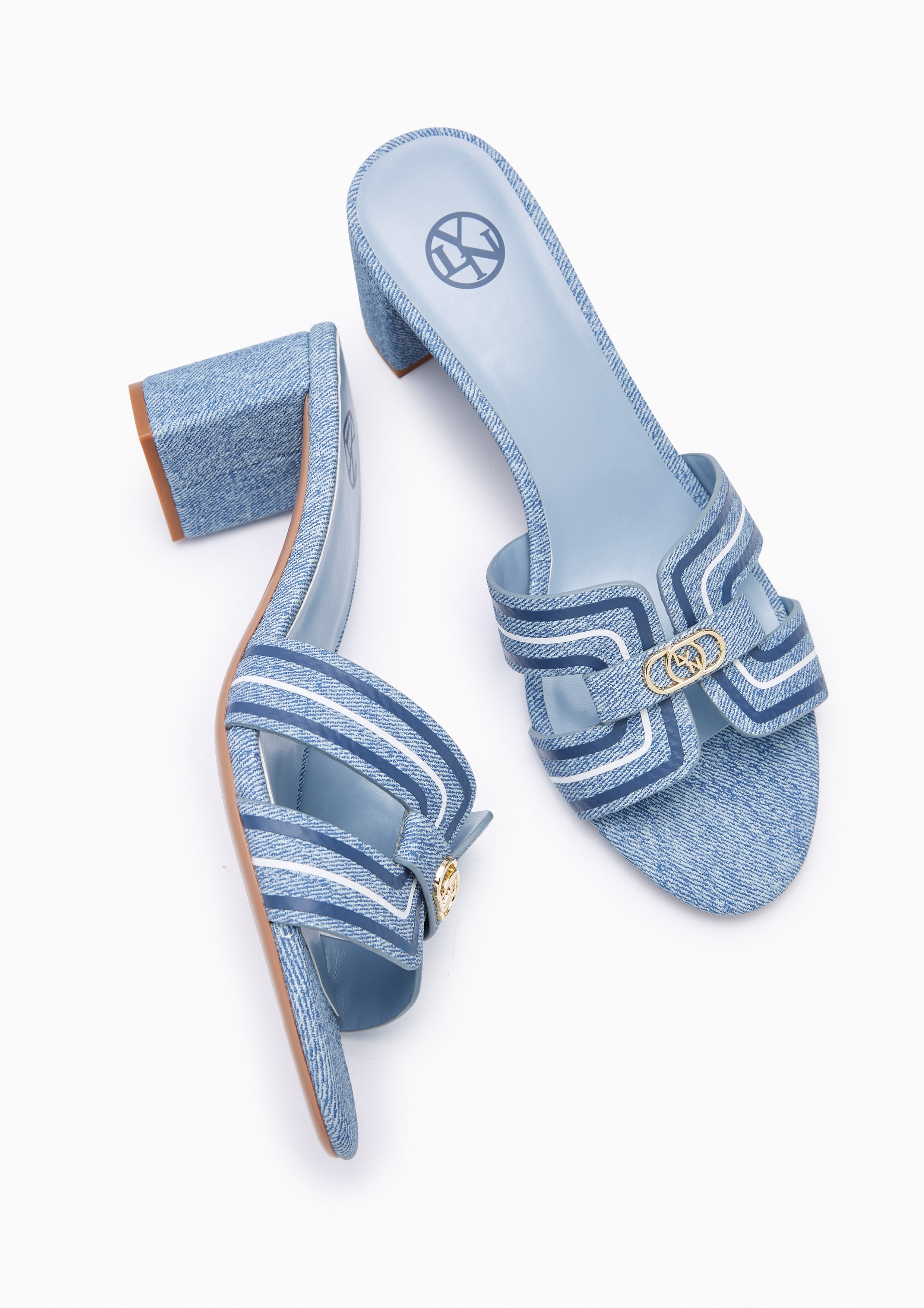 รองเท้าส้นกลาง Hey Mid Stripe