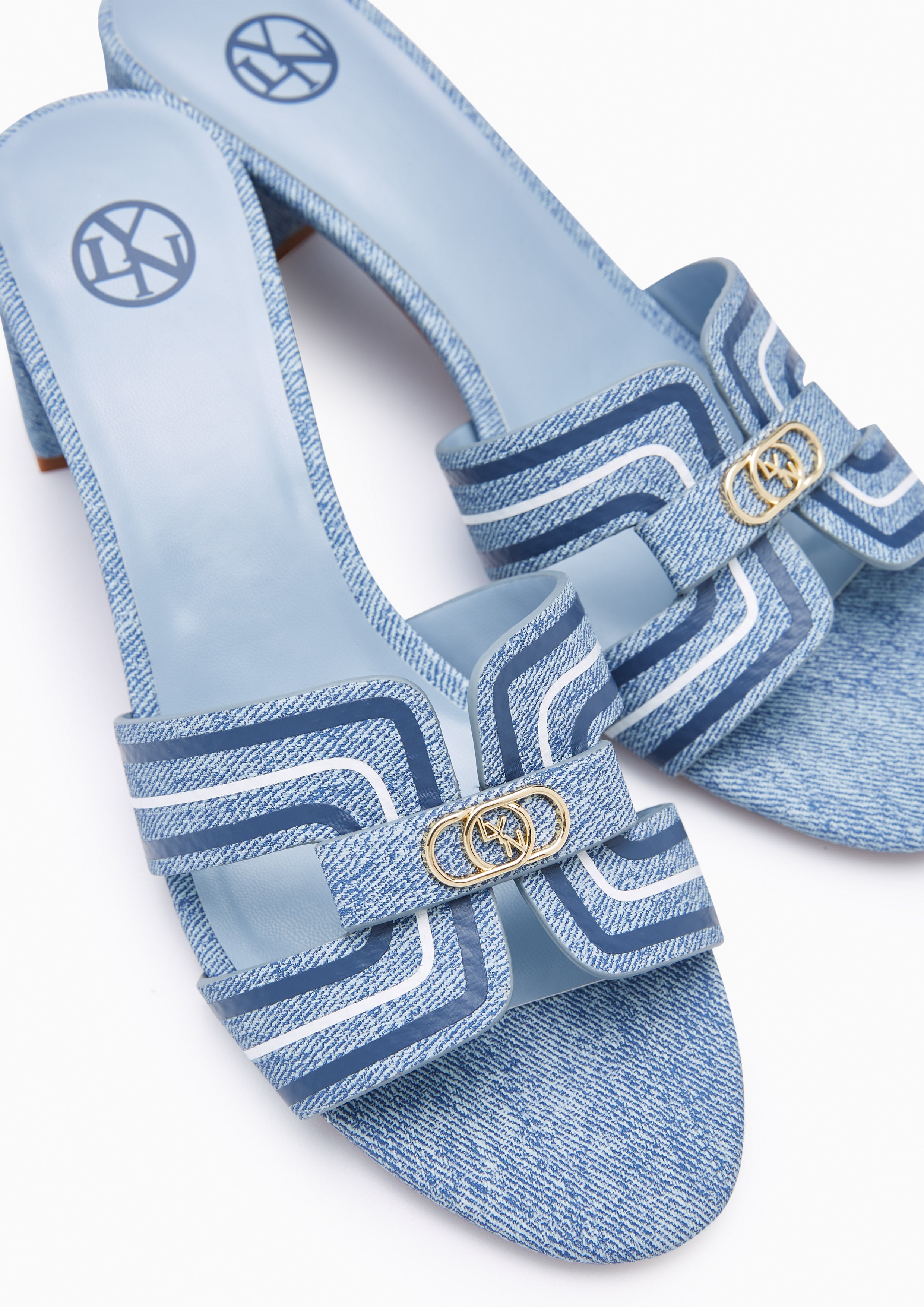 รองเท้าส้นกลาง Hey Mid Stripe