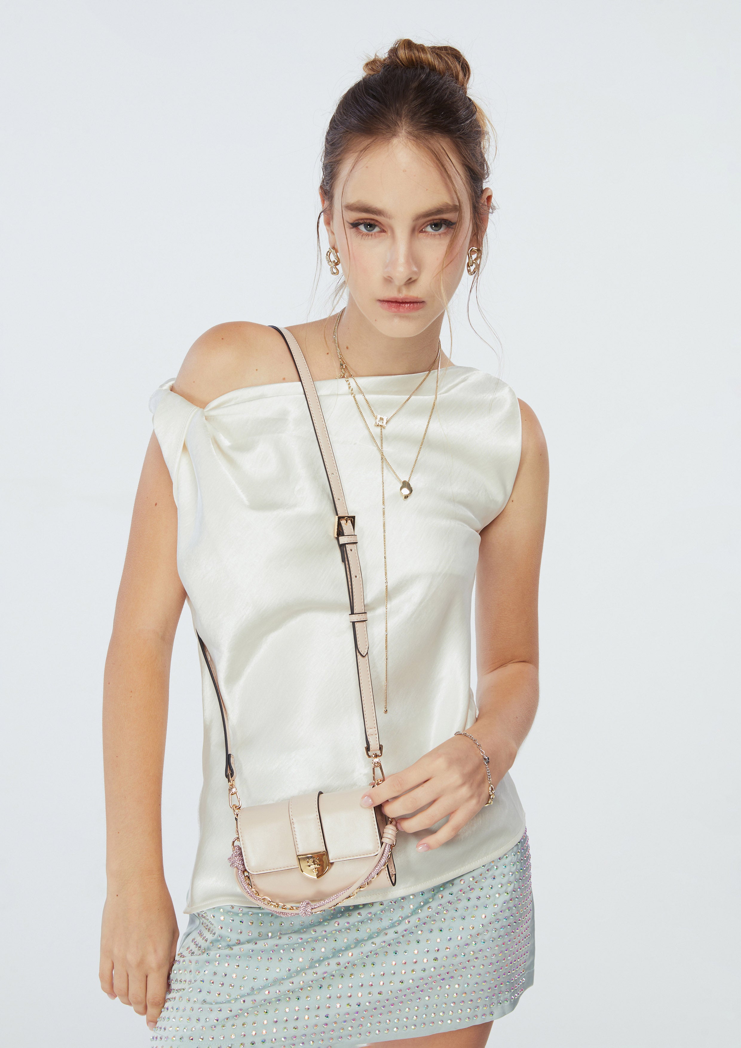 กระเป๋าสตางค์สะพายข้าง รุ่น Re-Edit Explore