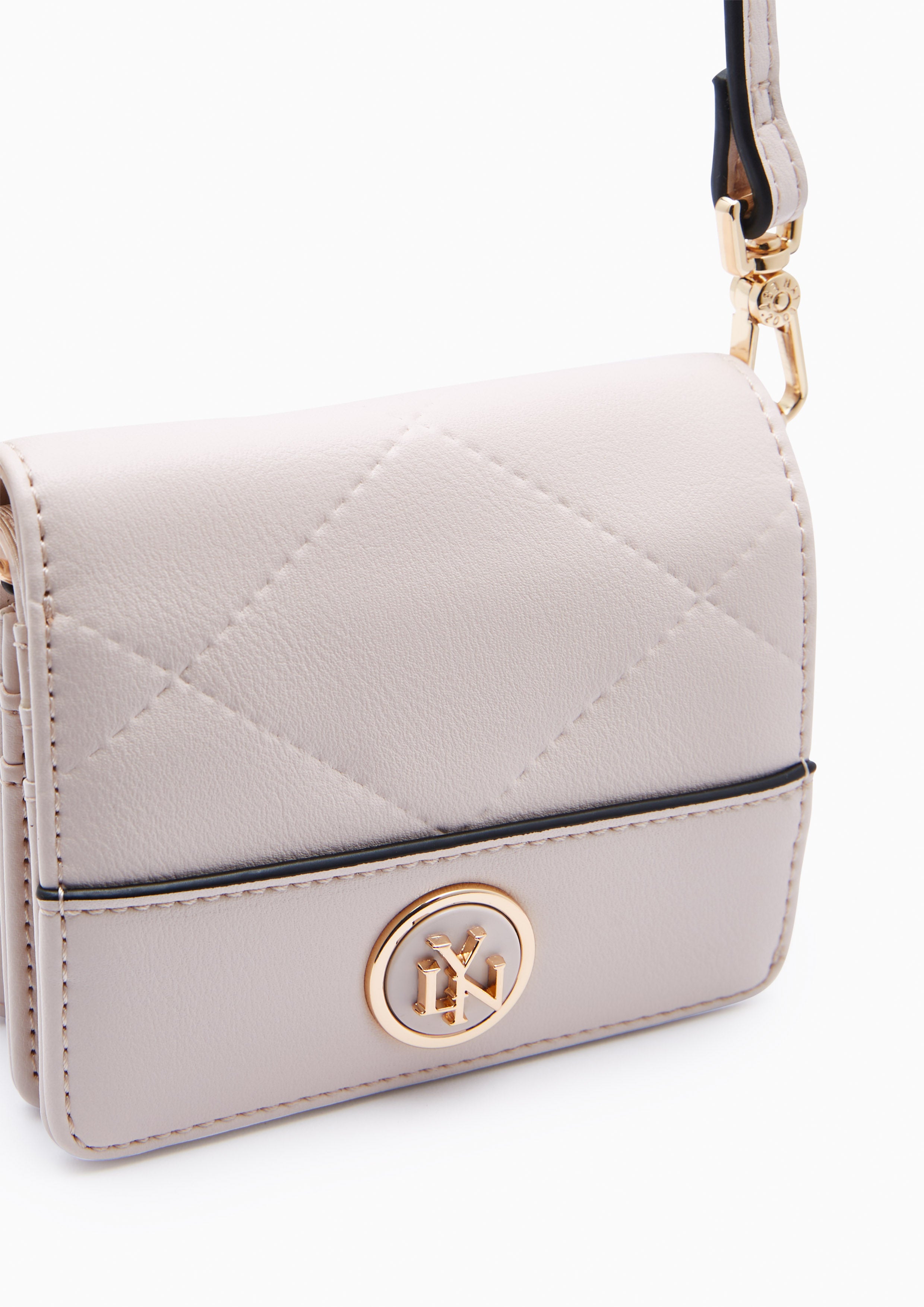 กระเป๋าสตางค์สะพายข้าง Sabrina Short