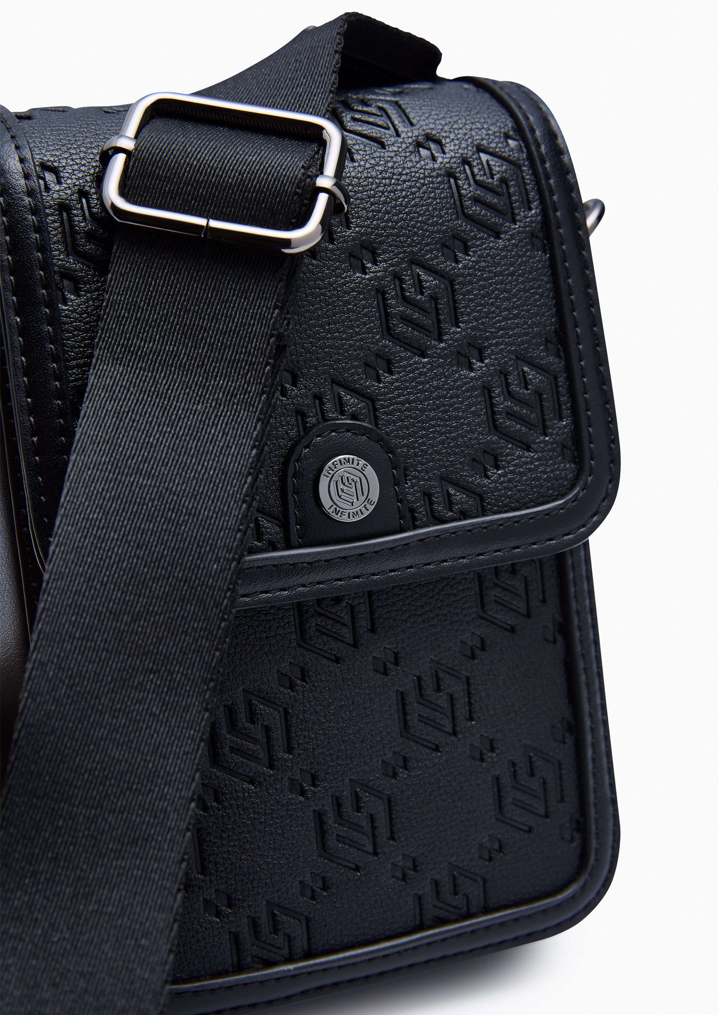 Zoll Infinite Vertical Crossbody Black