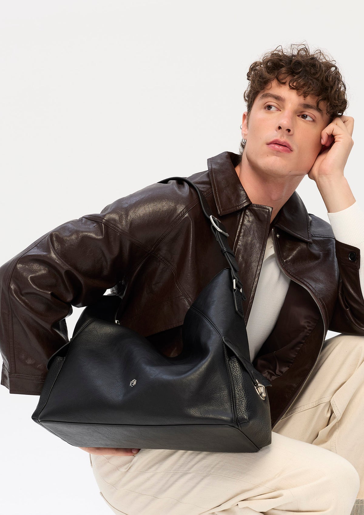 กระเป๋าโฮโบ รุ่น Everest Homme Infinite XL