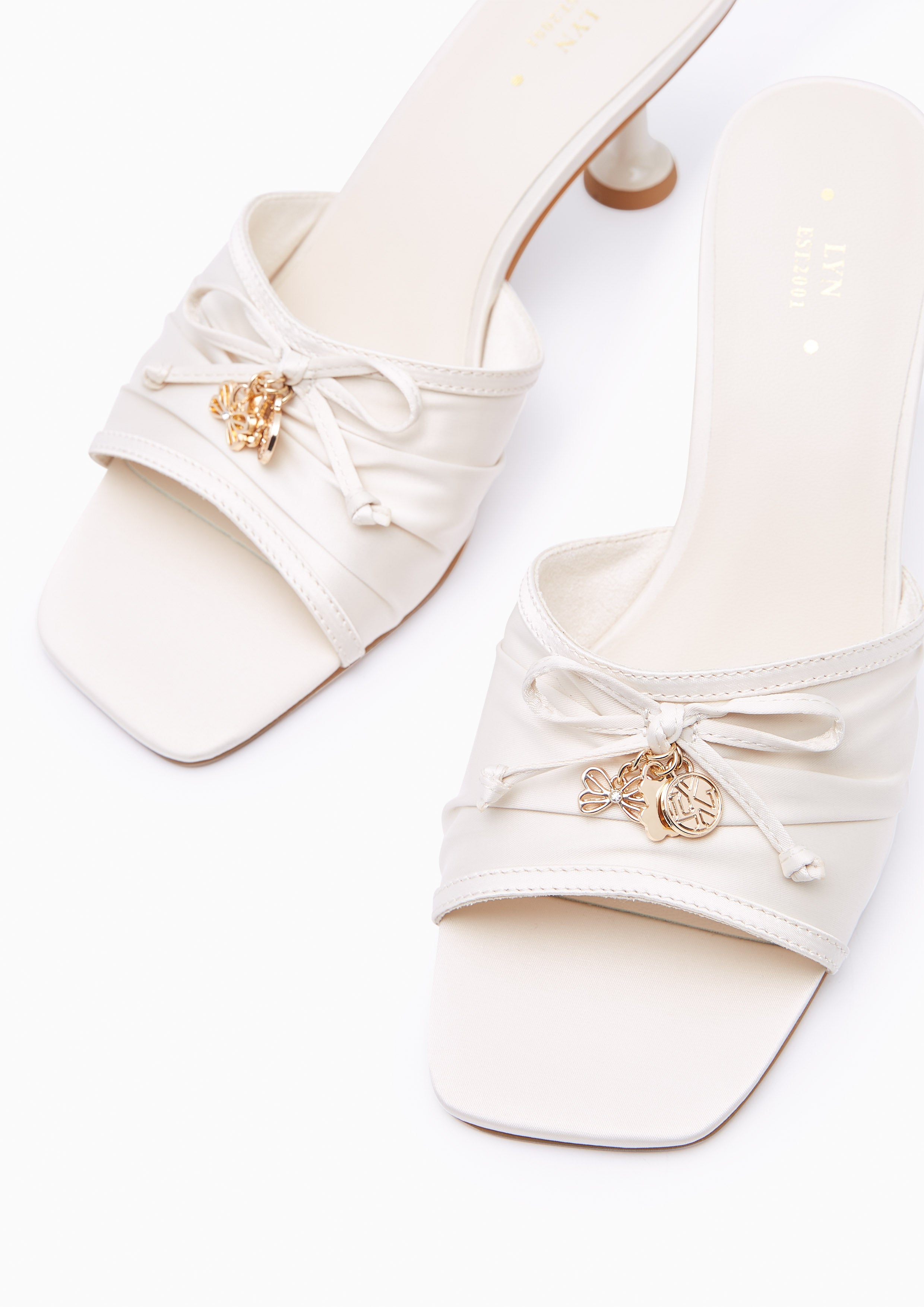 รองเท้าส้นกลางทรงสวม รุ่น Laurel Sandals