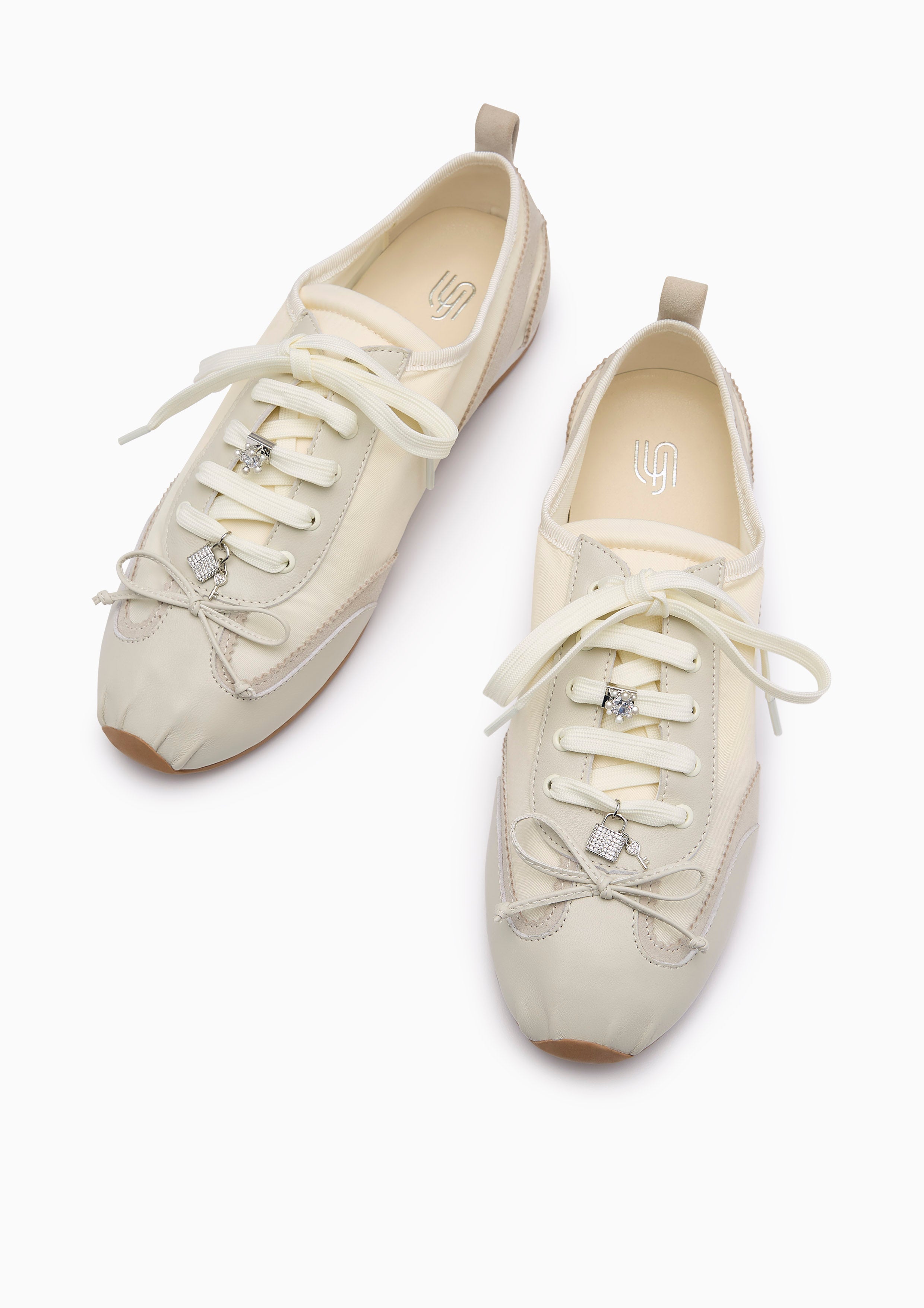 Carol Infinite Sneaker Ivory