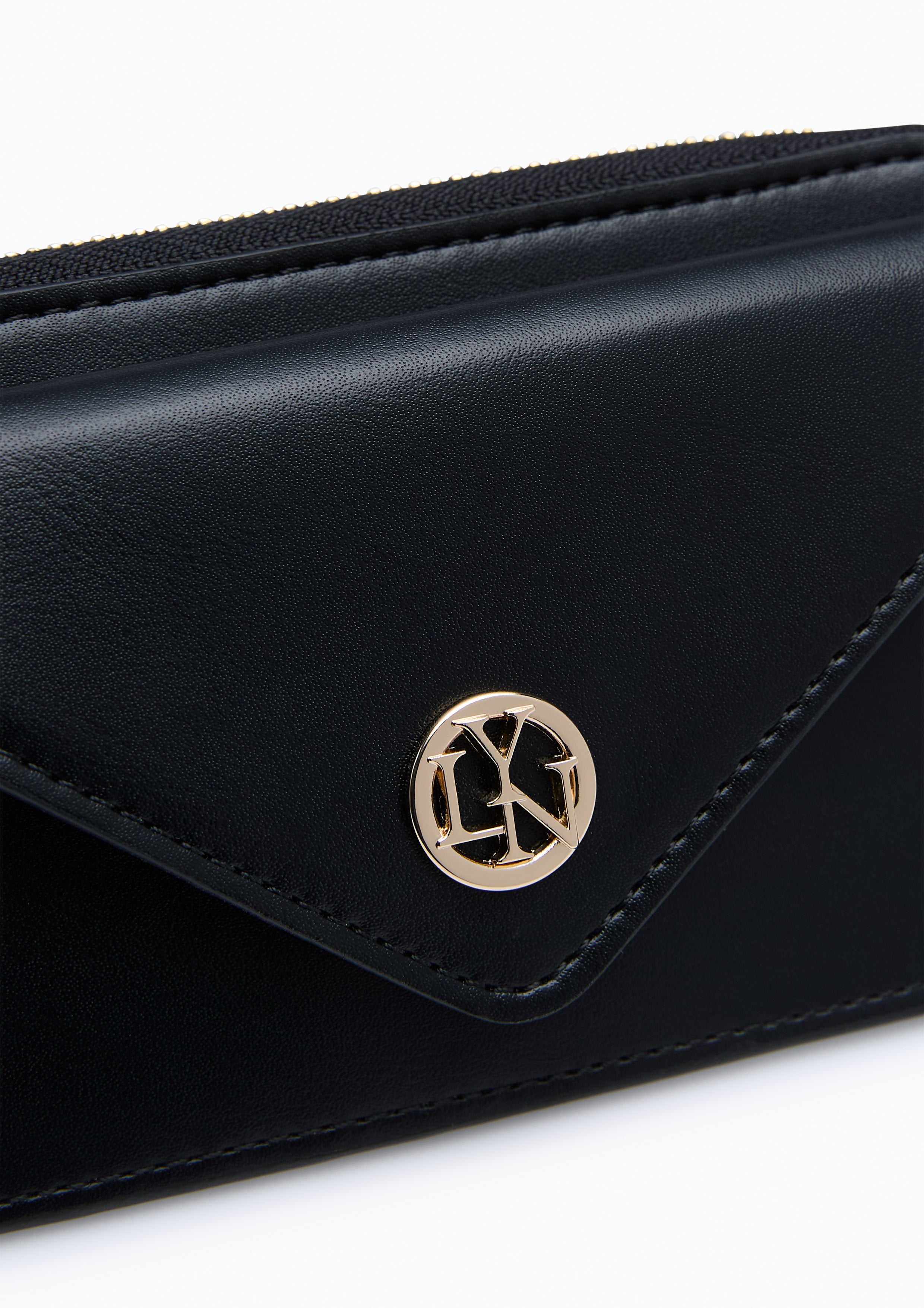 กระเป๋าสตางค์ใบสั้น รุ่น Bailey Short Pouch