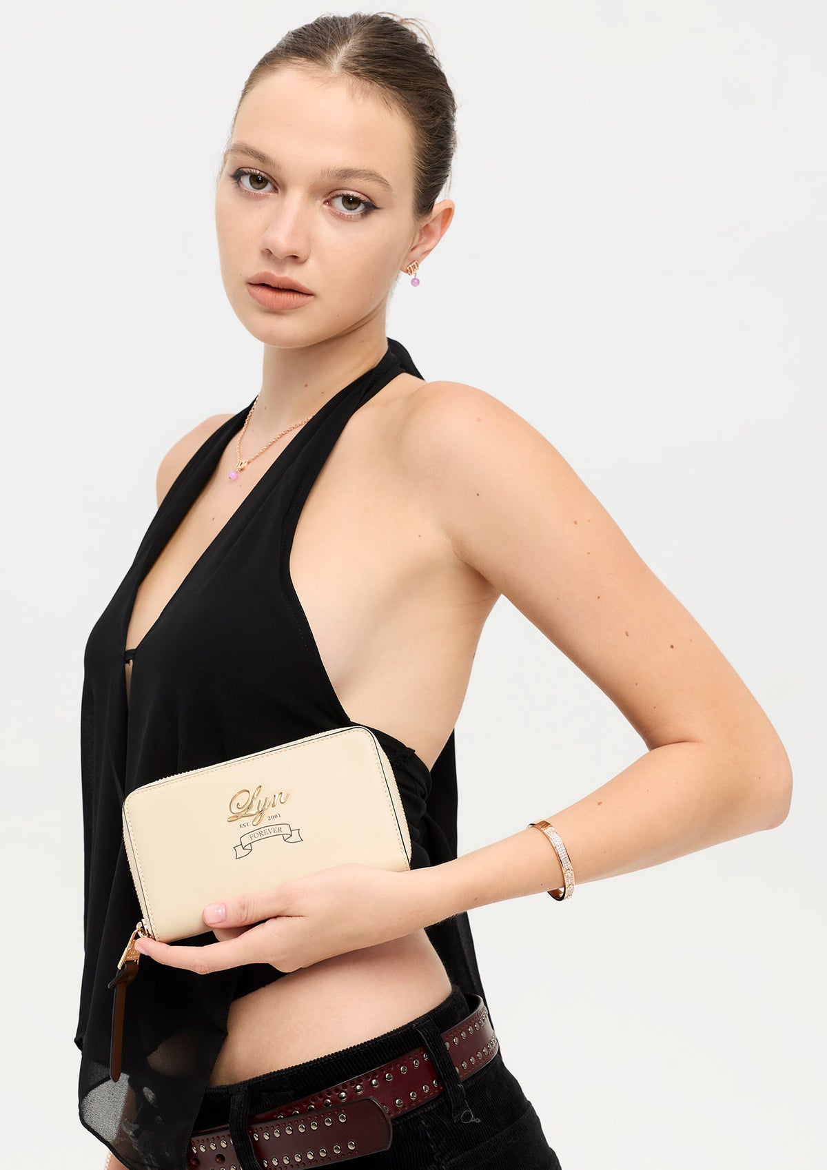 กระเป๋าสตางค์ รุ่น Doechii Zip Semi