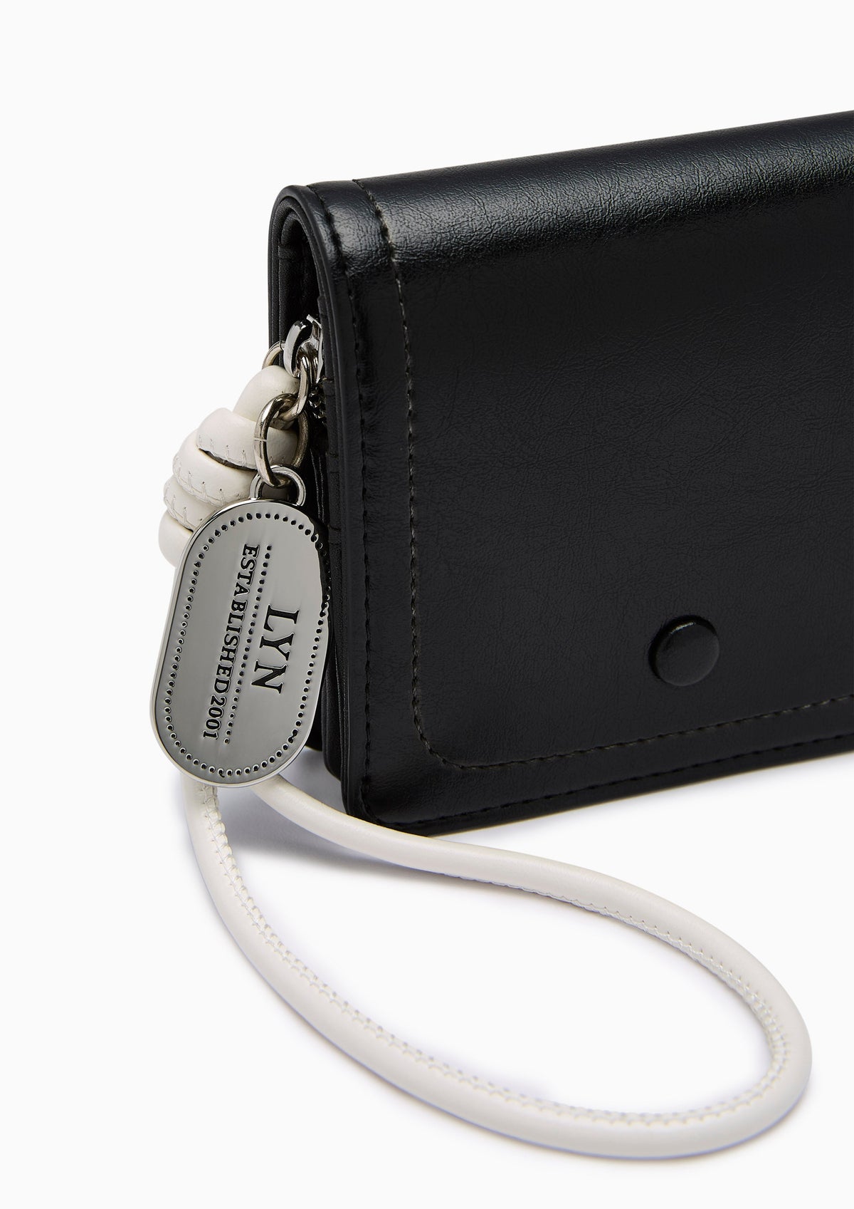 Puppis Short Wallet Black