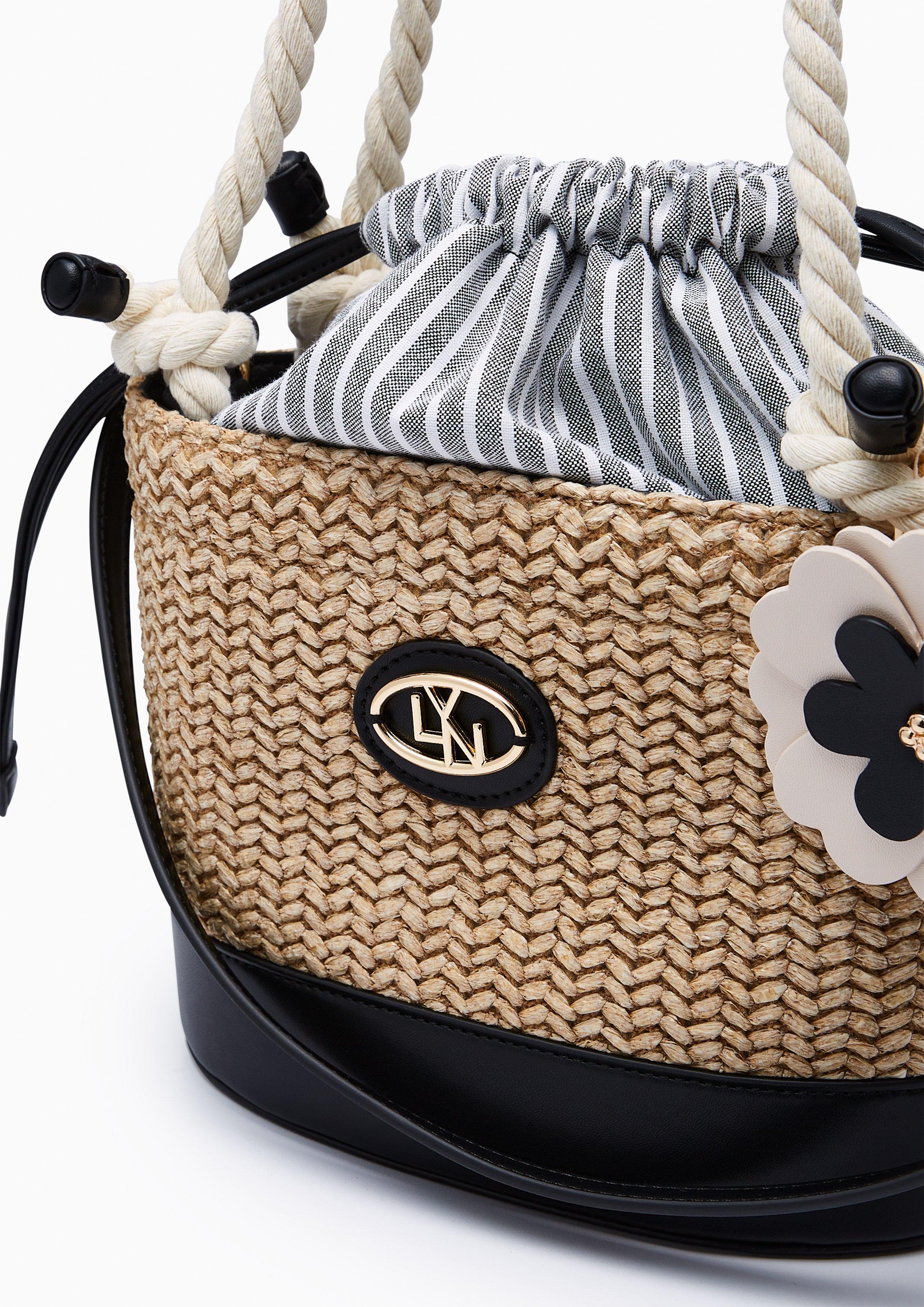 Ta-Ke Bucket Bag Black