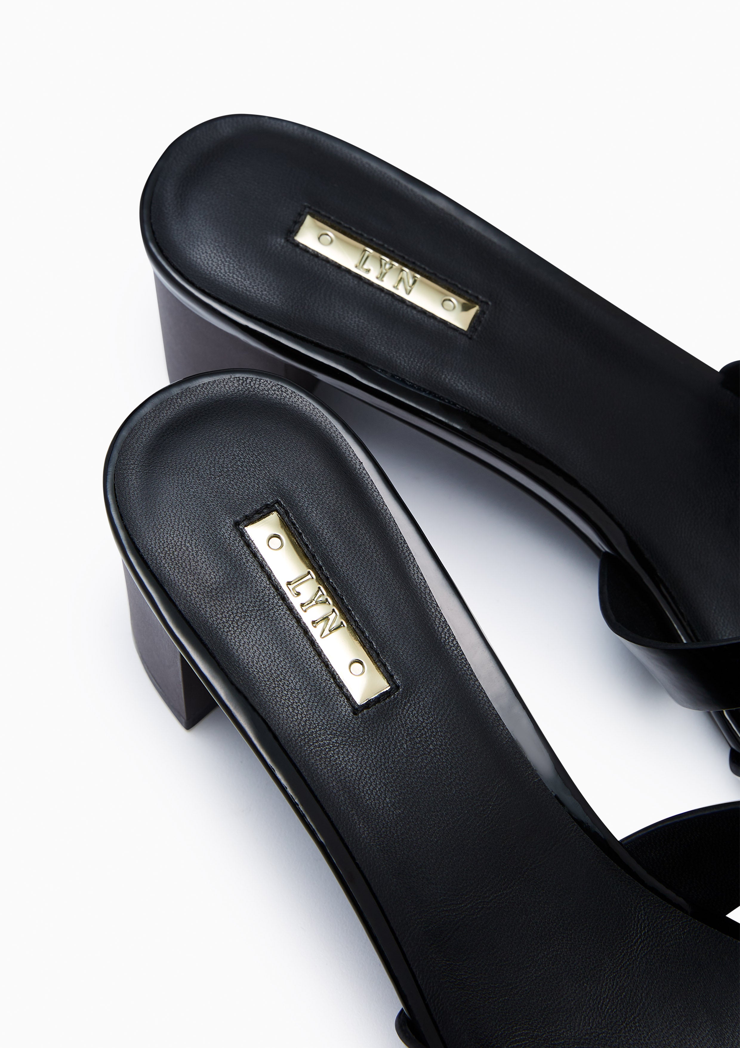 รองเท้าส้นสูง รุ่น Sabell