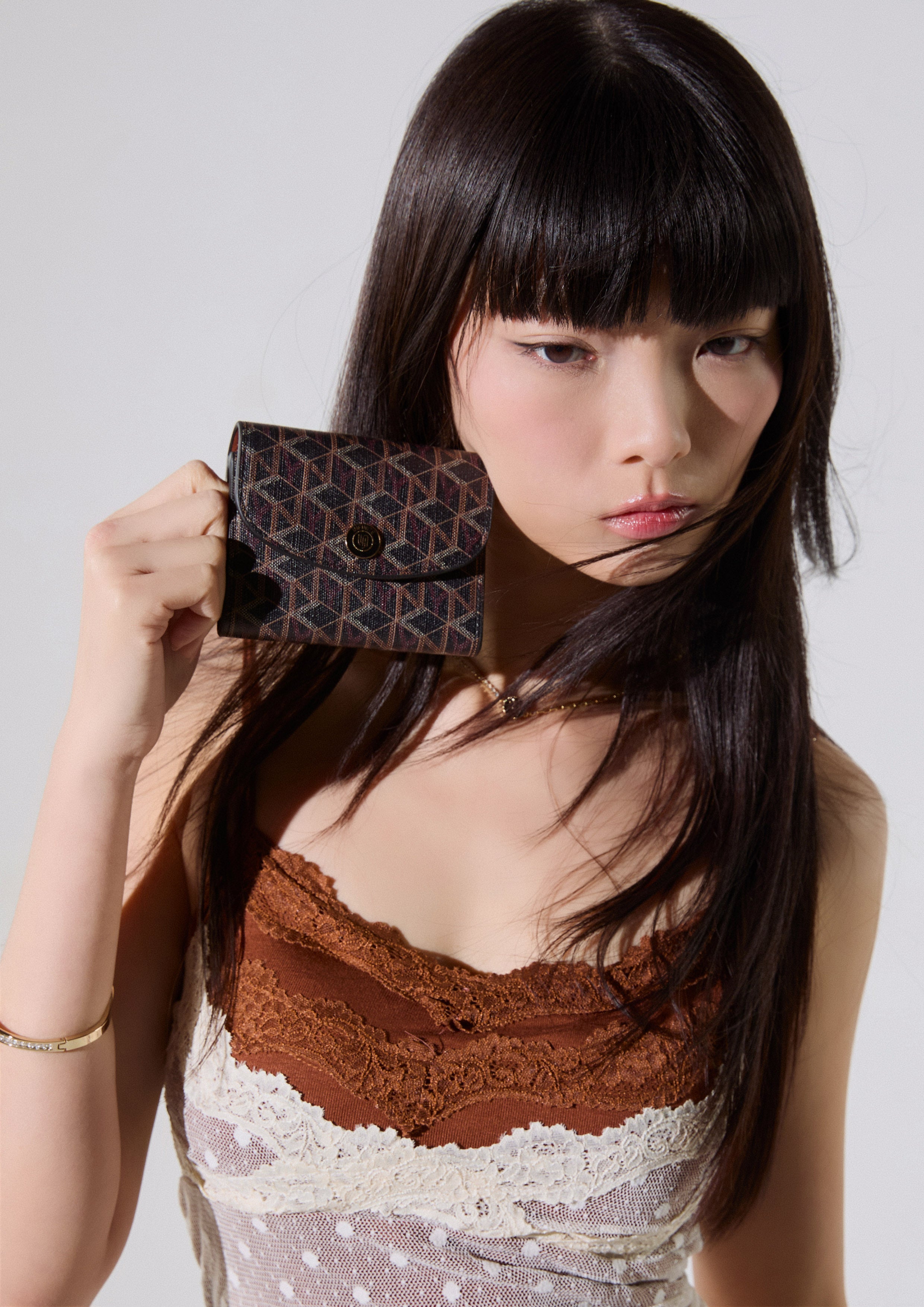 กระเป๋าสตางค์ใบสั้น รุ่น Perona Infinite