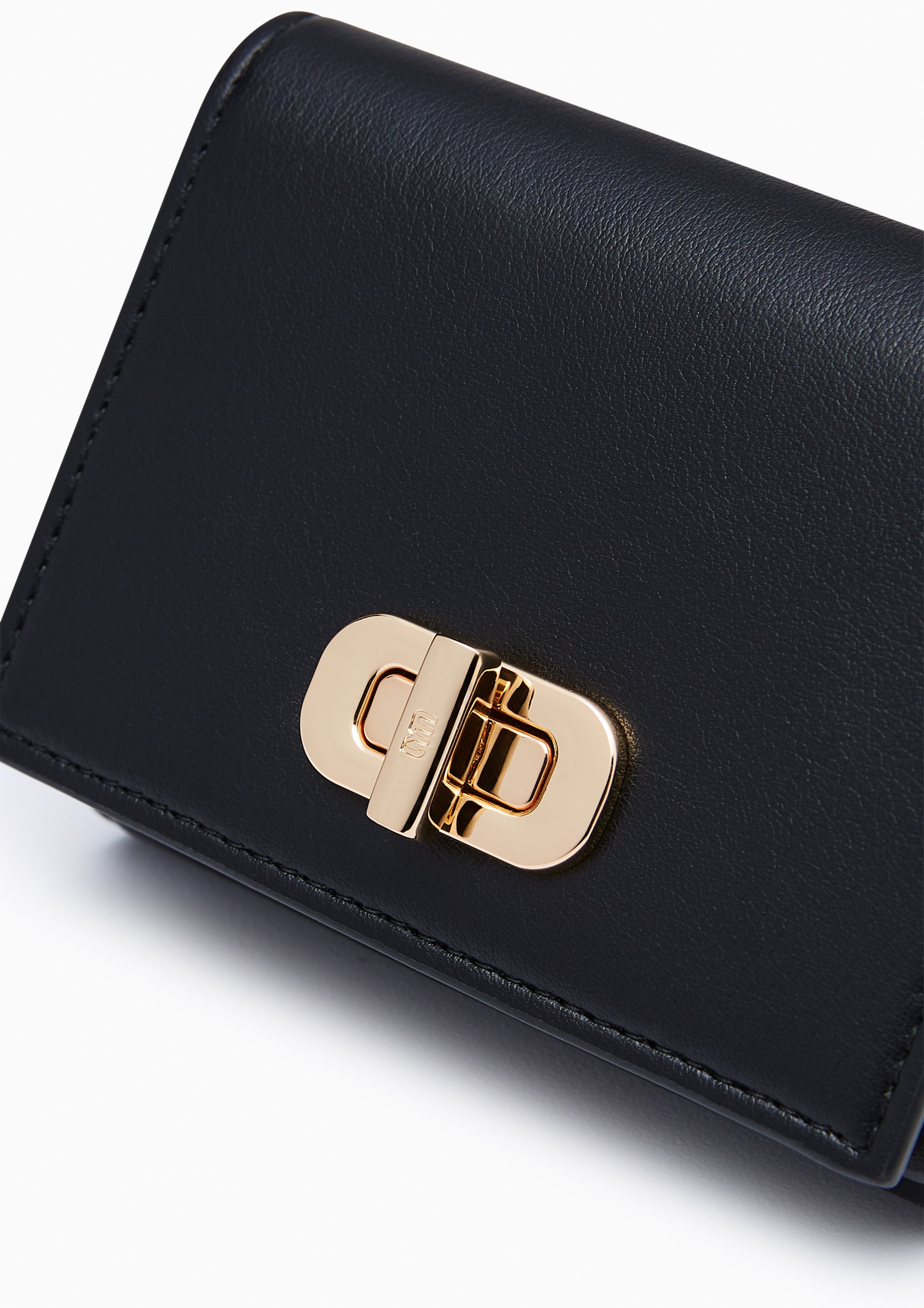 กระเป๋าสตางค์ รุ่น Joli Flap Short Wallet