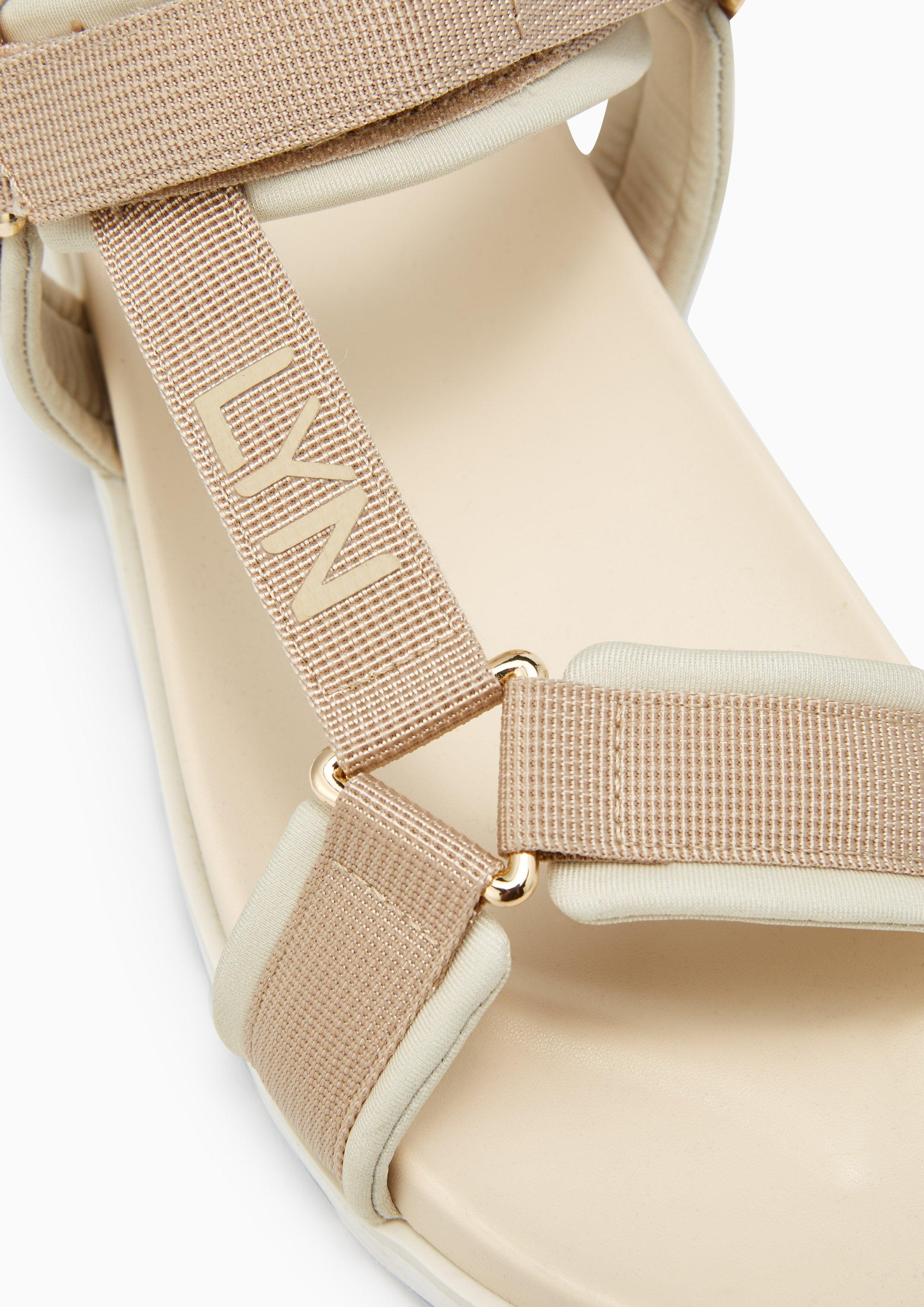 Huntress Flat Sandals Beige