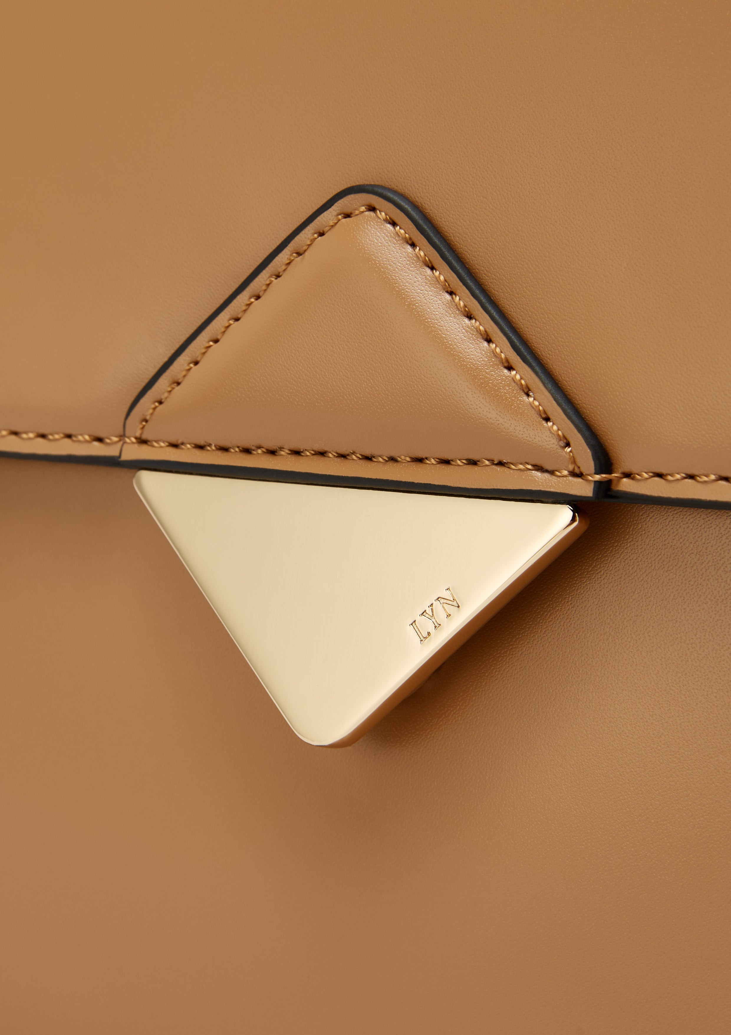 กระเป๋าสะพายไหล่ Carrie Shoulder M