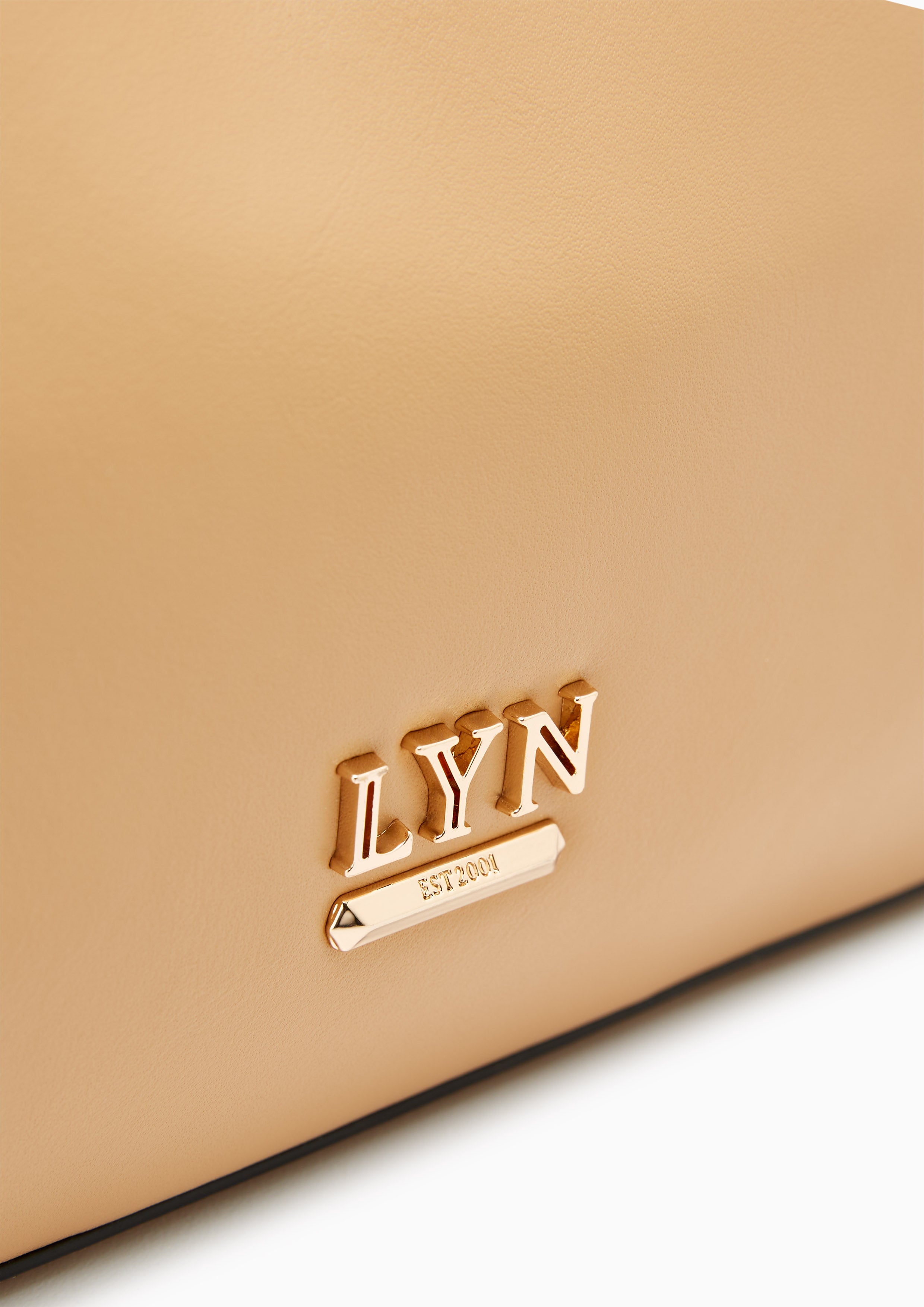 กระเป่าสะพายไหล่ Betzy S