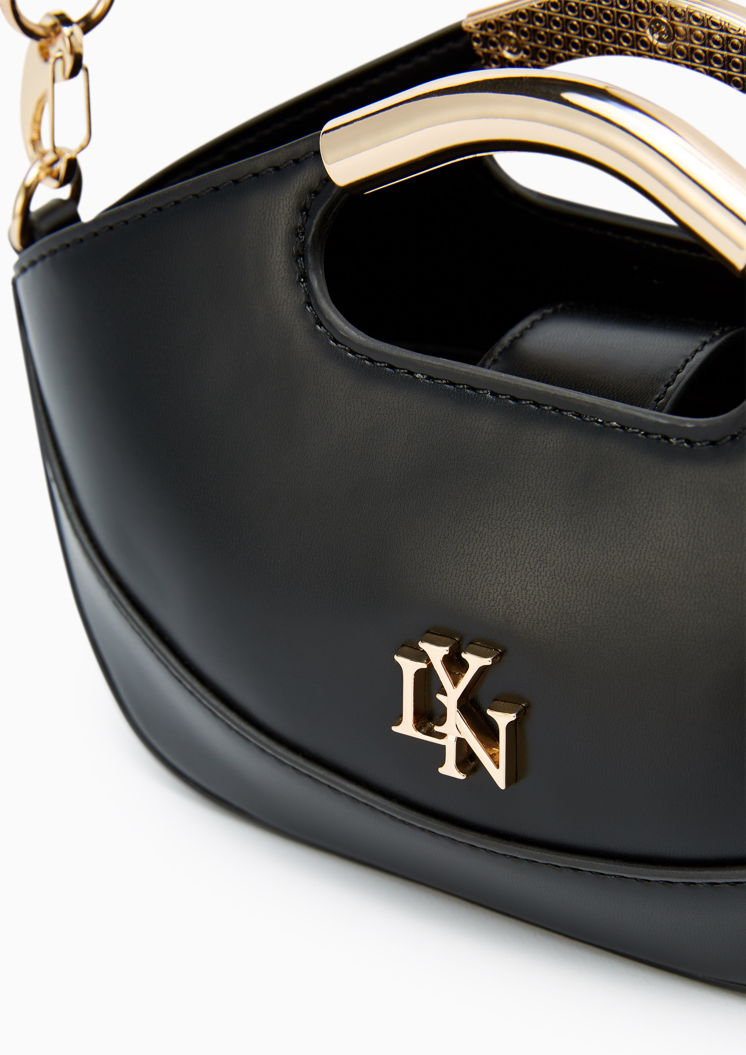 กระเป๋าถือ Chamomine