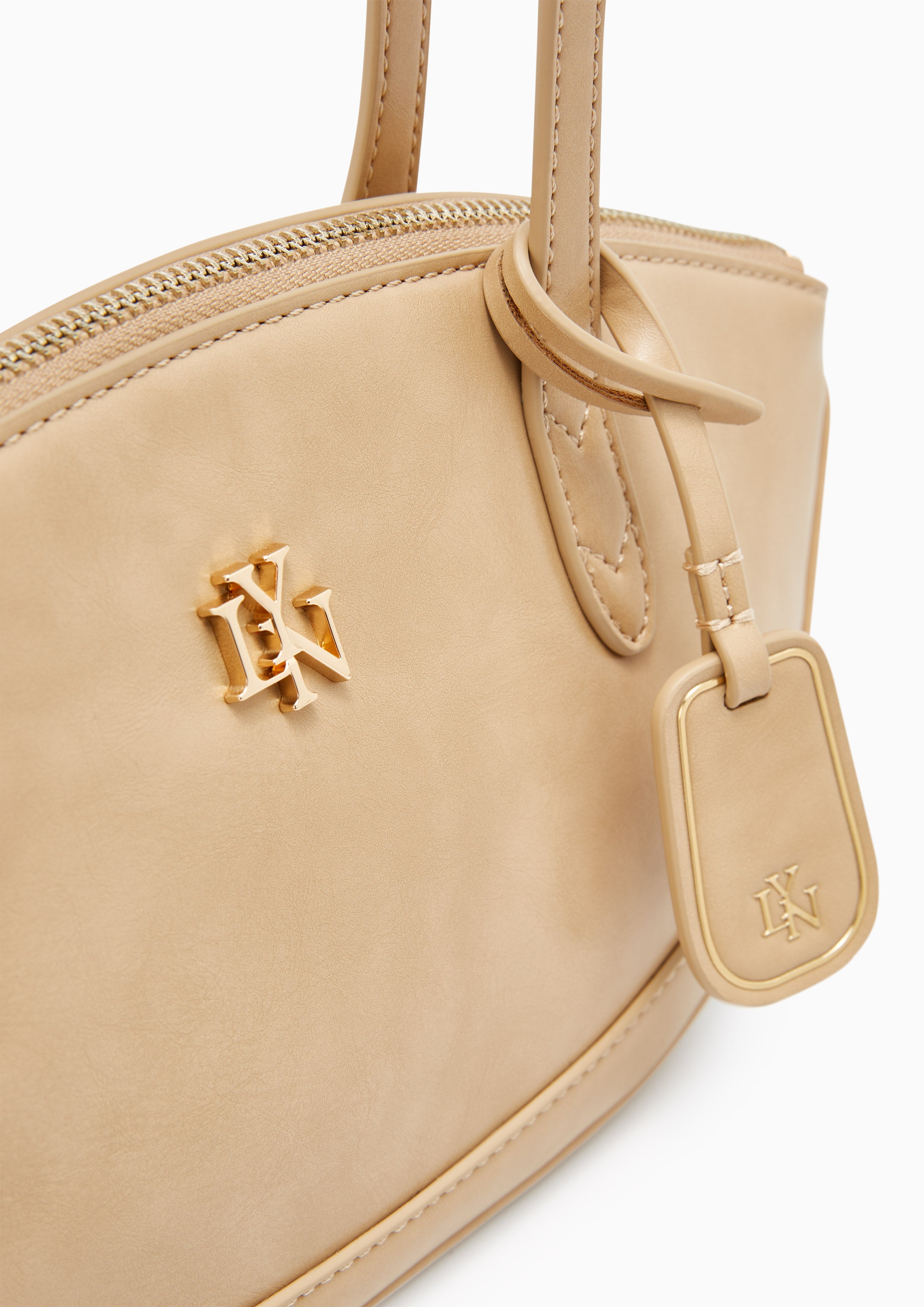 กระเป๋าสะพายไหล่ Chamomine