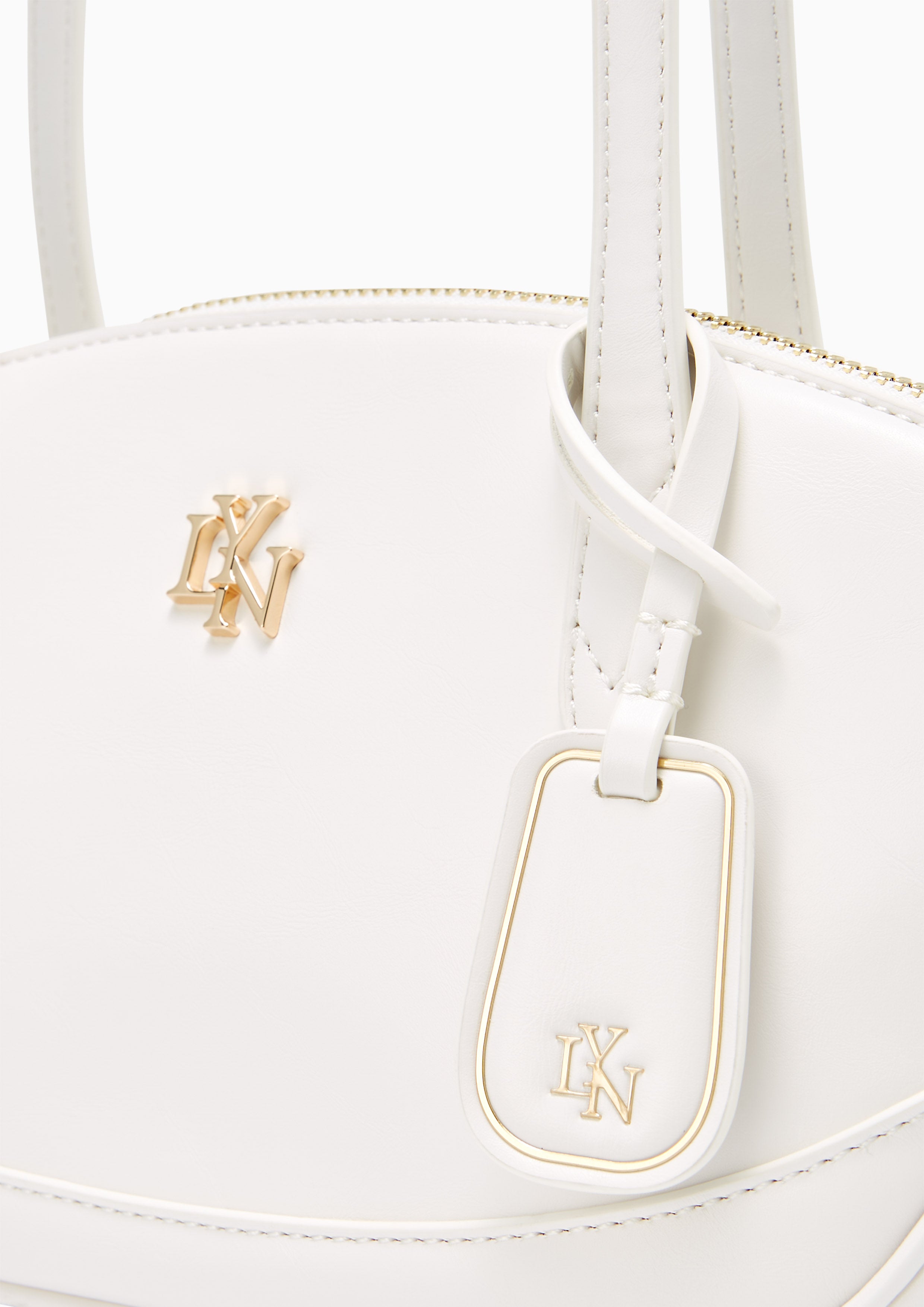 กระเป๋าสะพายไหล่ Chamomine