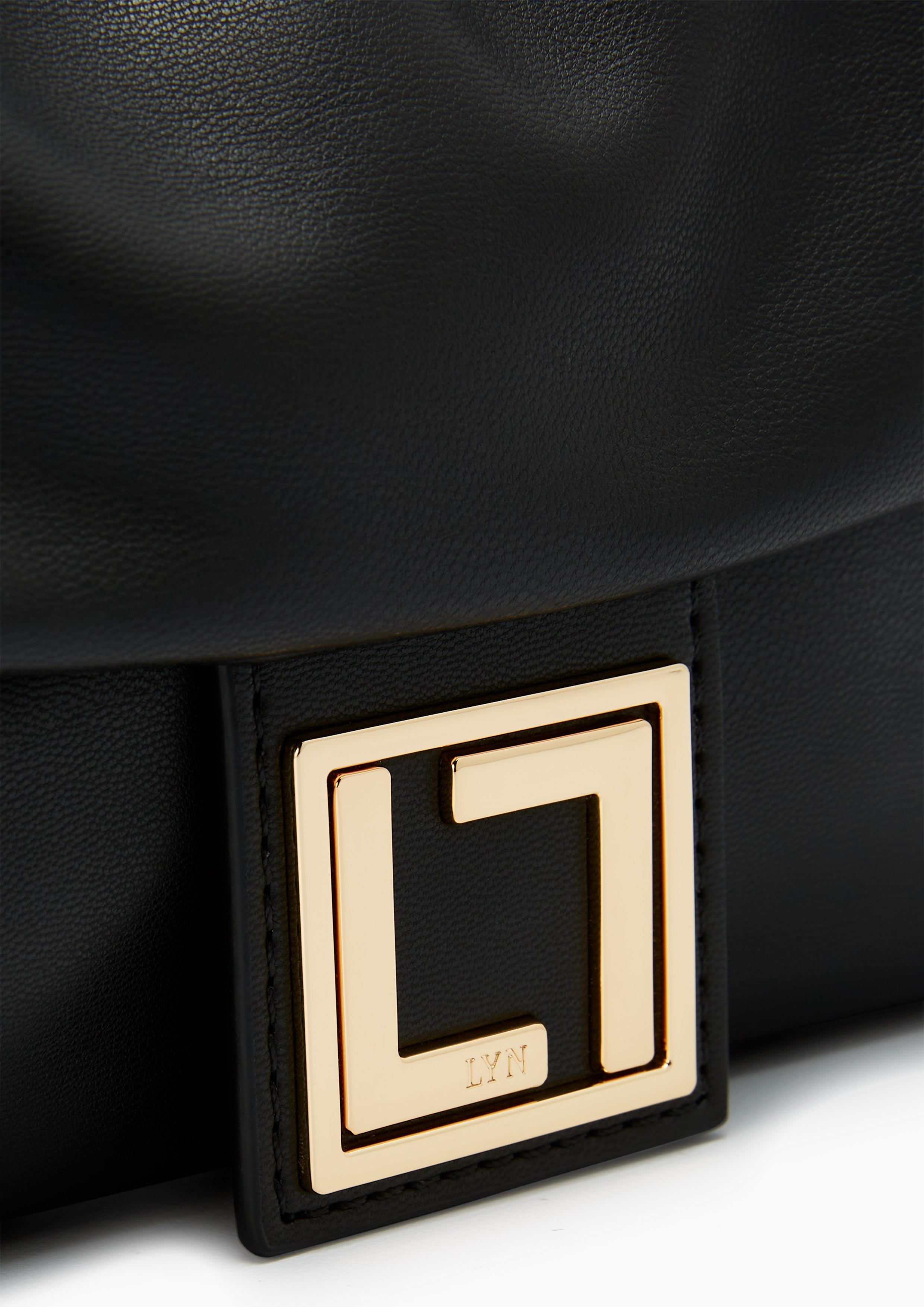 กระเป๋าสะพายไหล่ Abigo