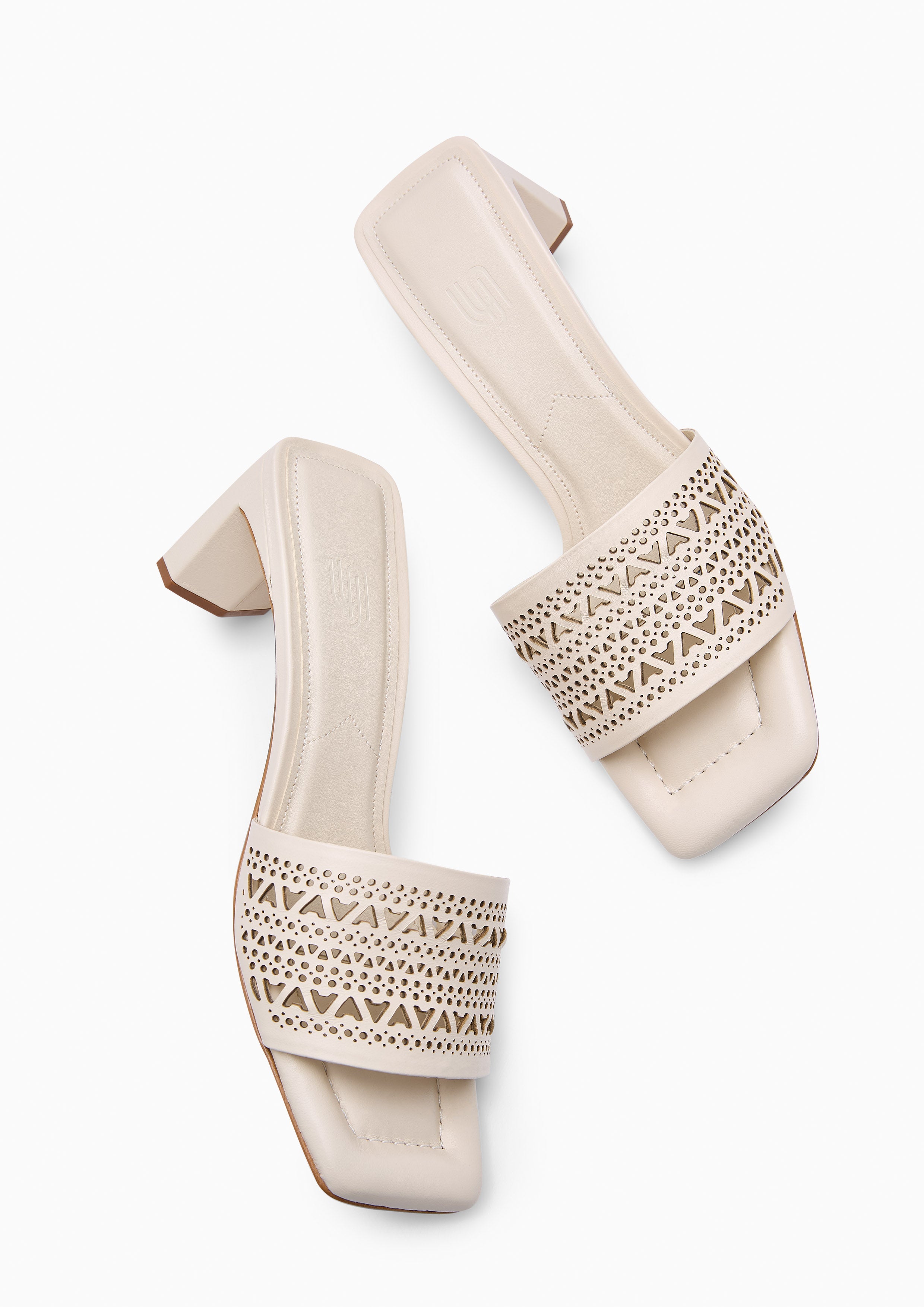 รองเท้าส้นสูง Carolina Block Heel Sandals