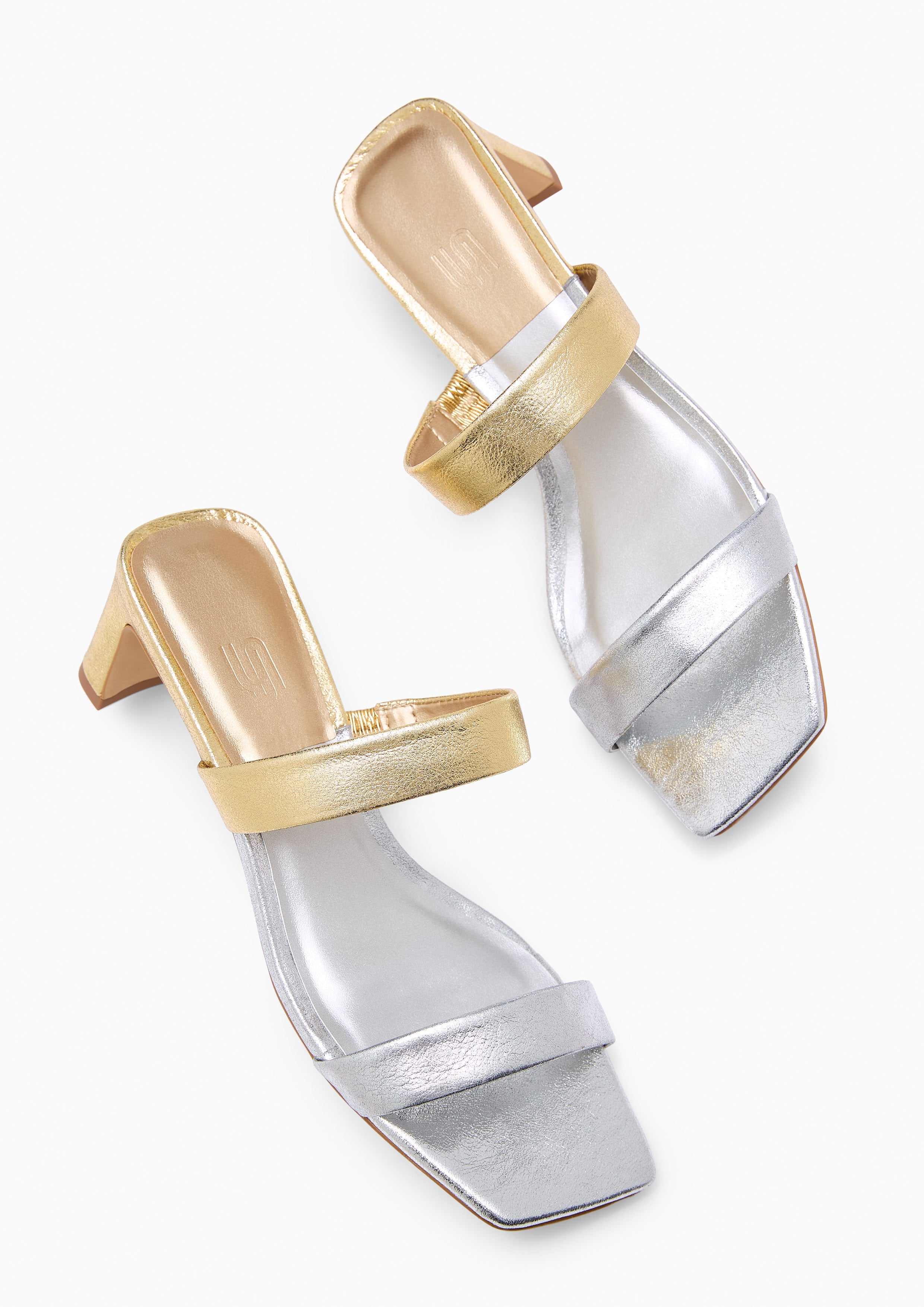 รองเท้าส้นสูง Charisma