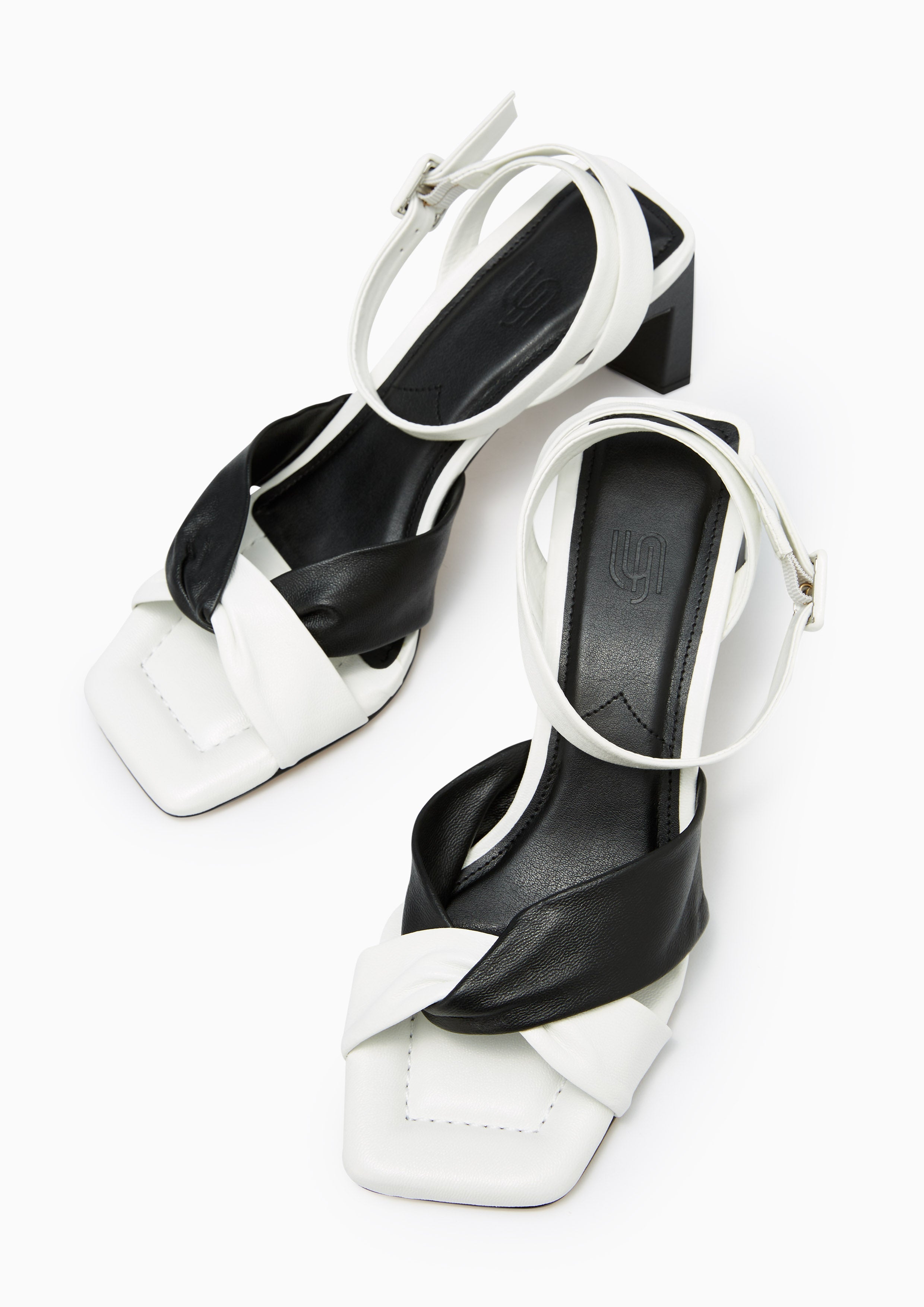 รองเท้าส้นสูง Camille High