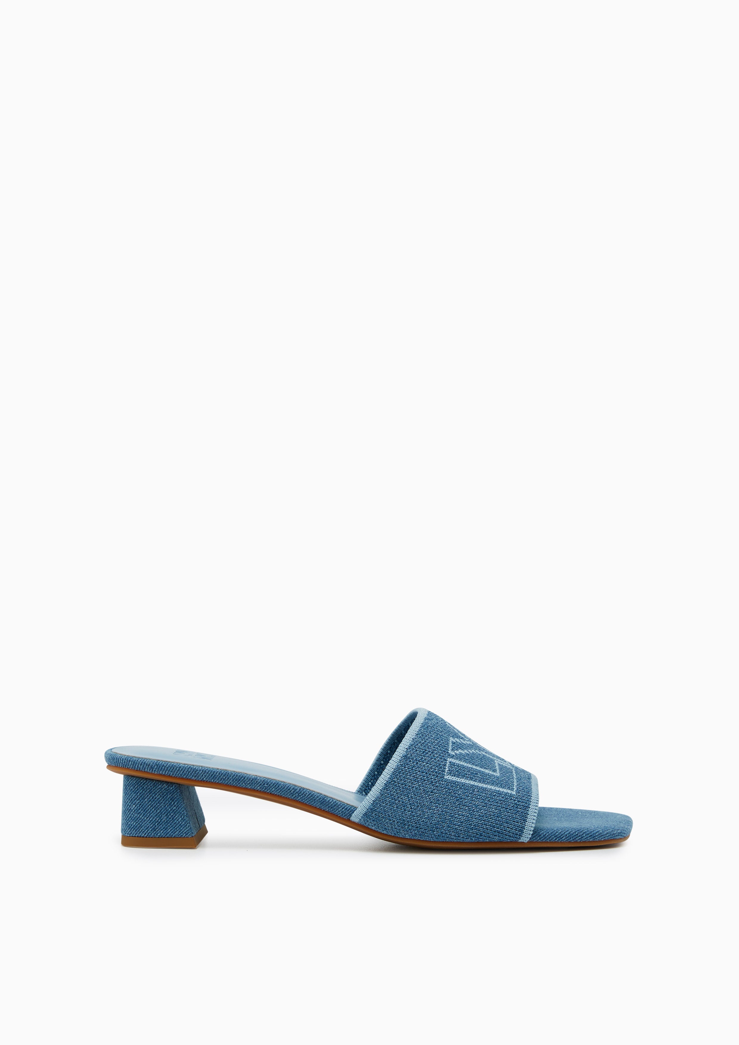 รองเท้าส้นเตี้ย Sky