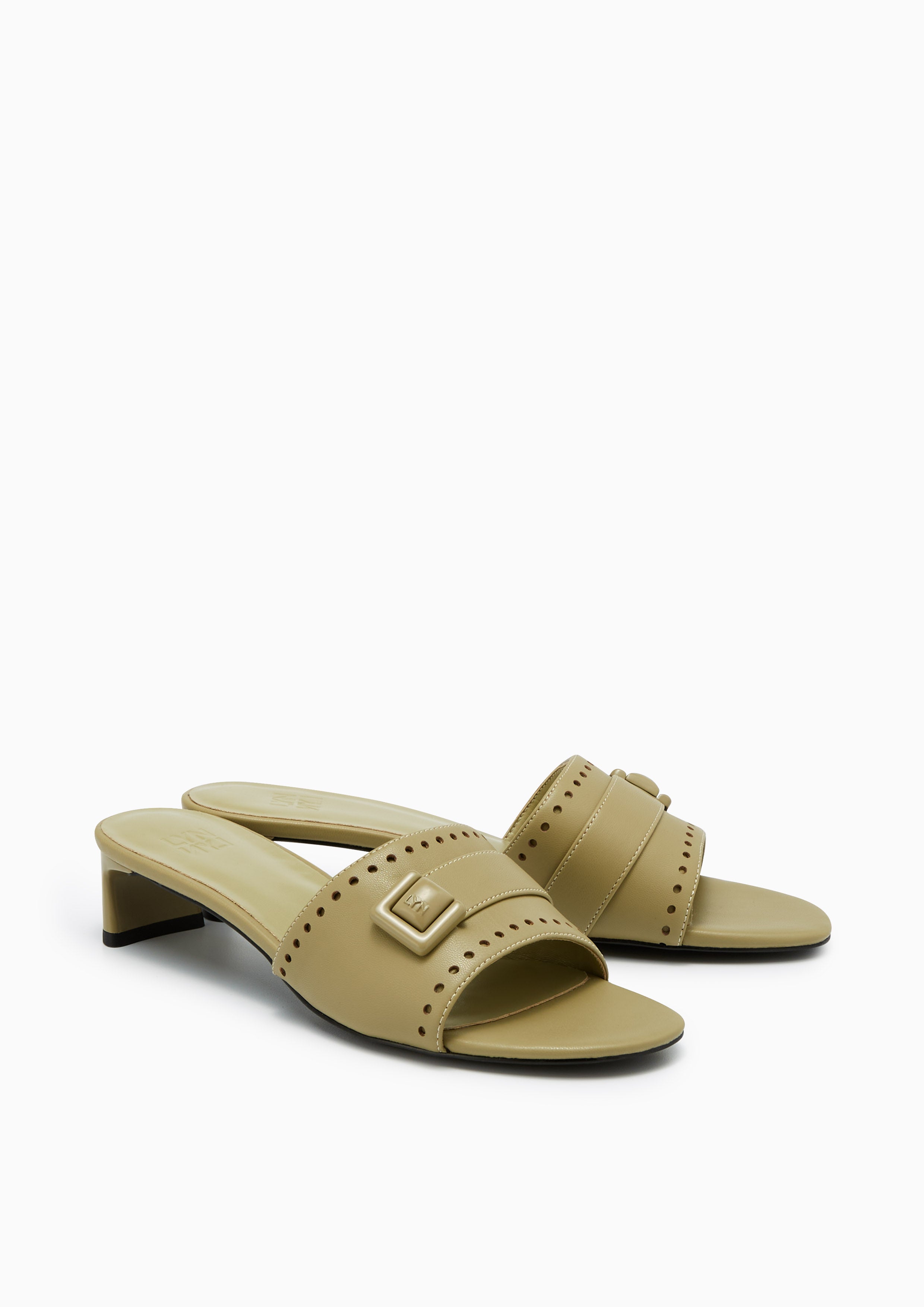 รองเท้าส้นเตี้ย Luna