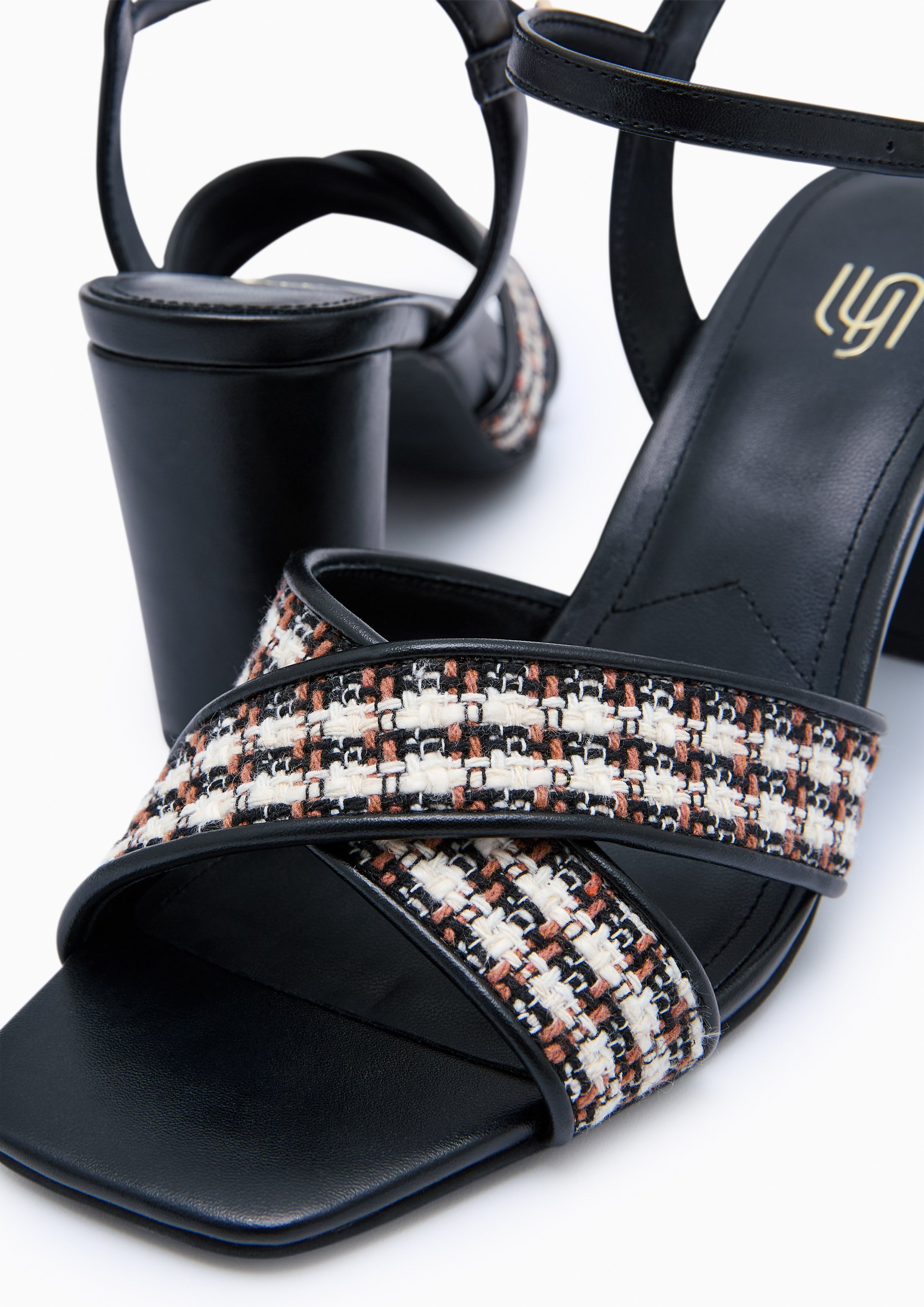 Jiselle Infinite Black