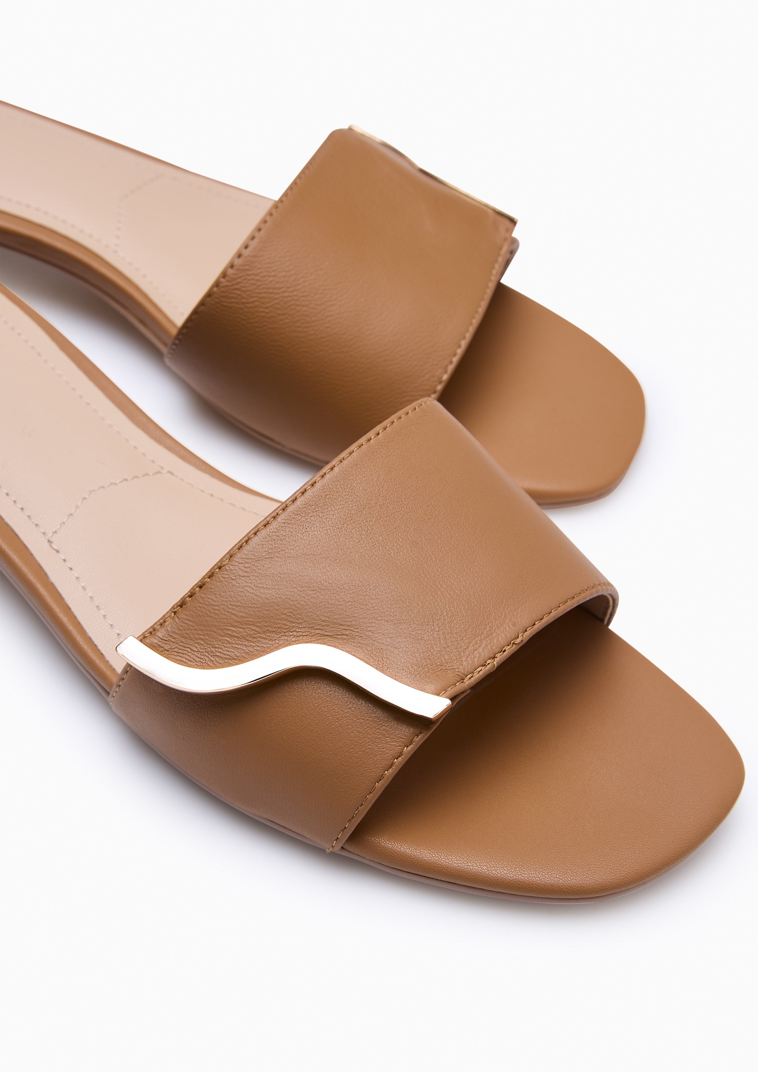 Eliza Infinite Sandals Brown